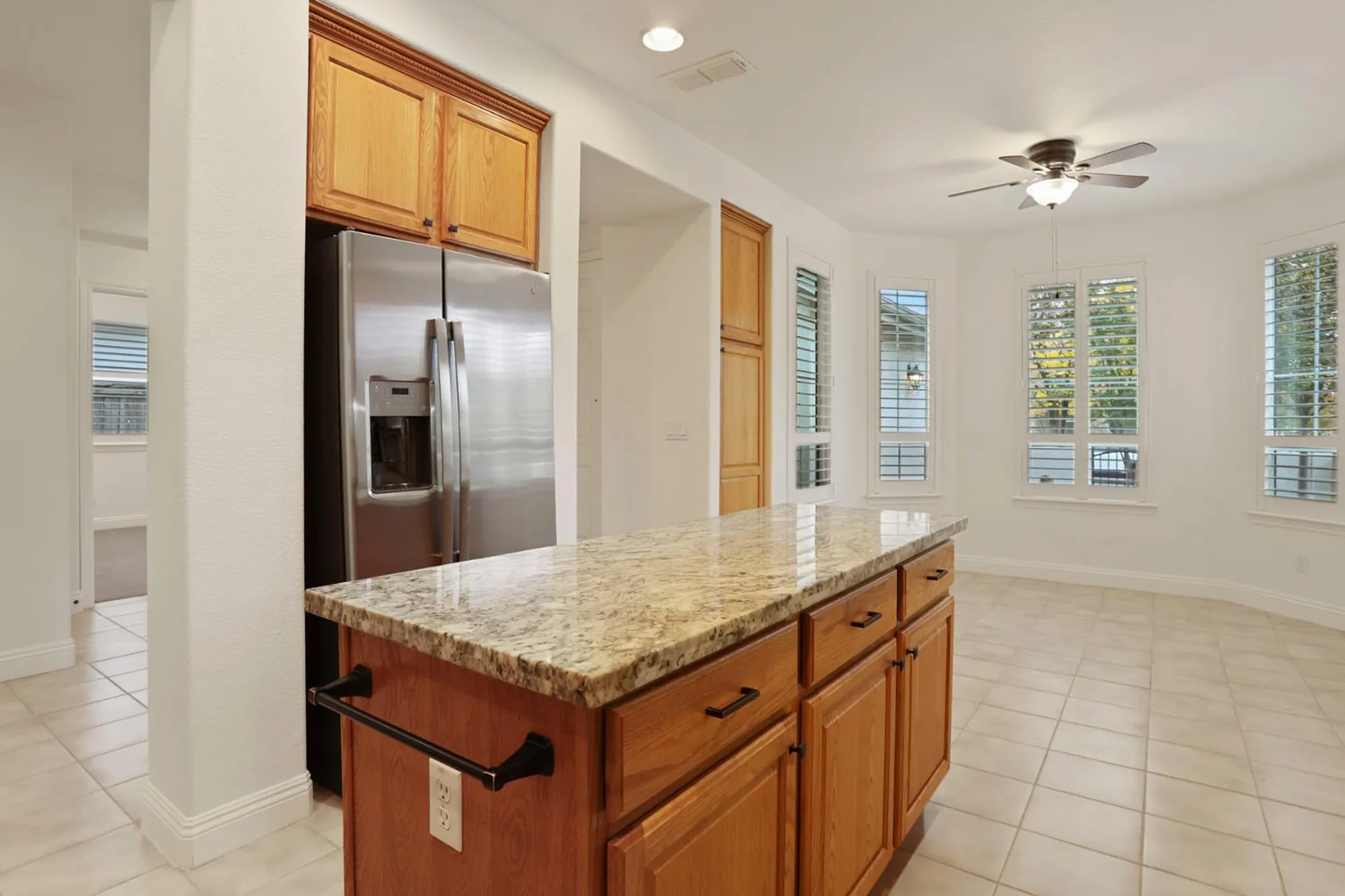Property Slideshow image 11 of 41 | 2685 san marin ln, Sacramento, CA, 95835