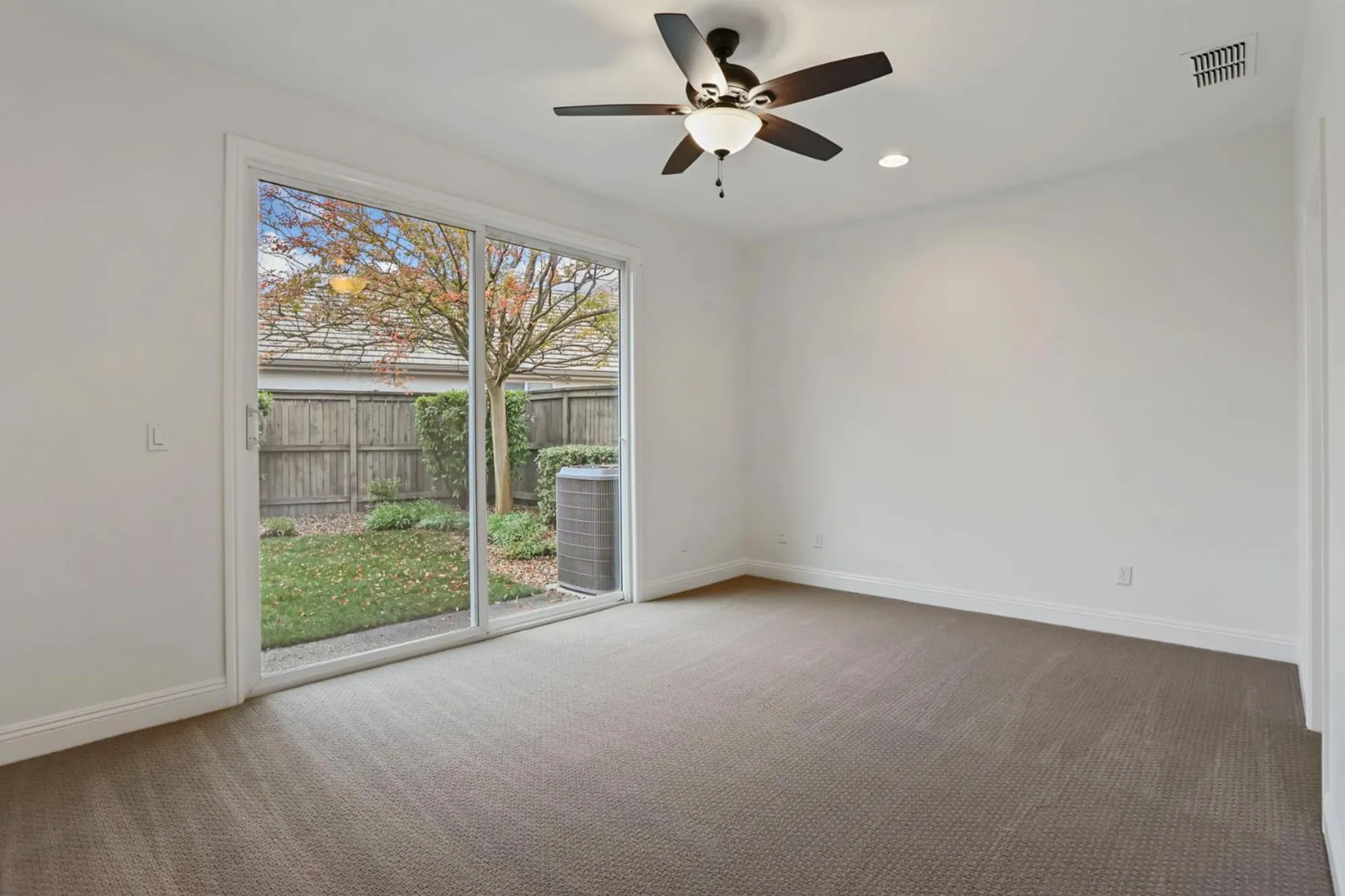 Property Slideshow image 17 of 41 | 2685 san marin ln, Sacramento, CA, 95835