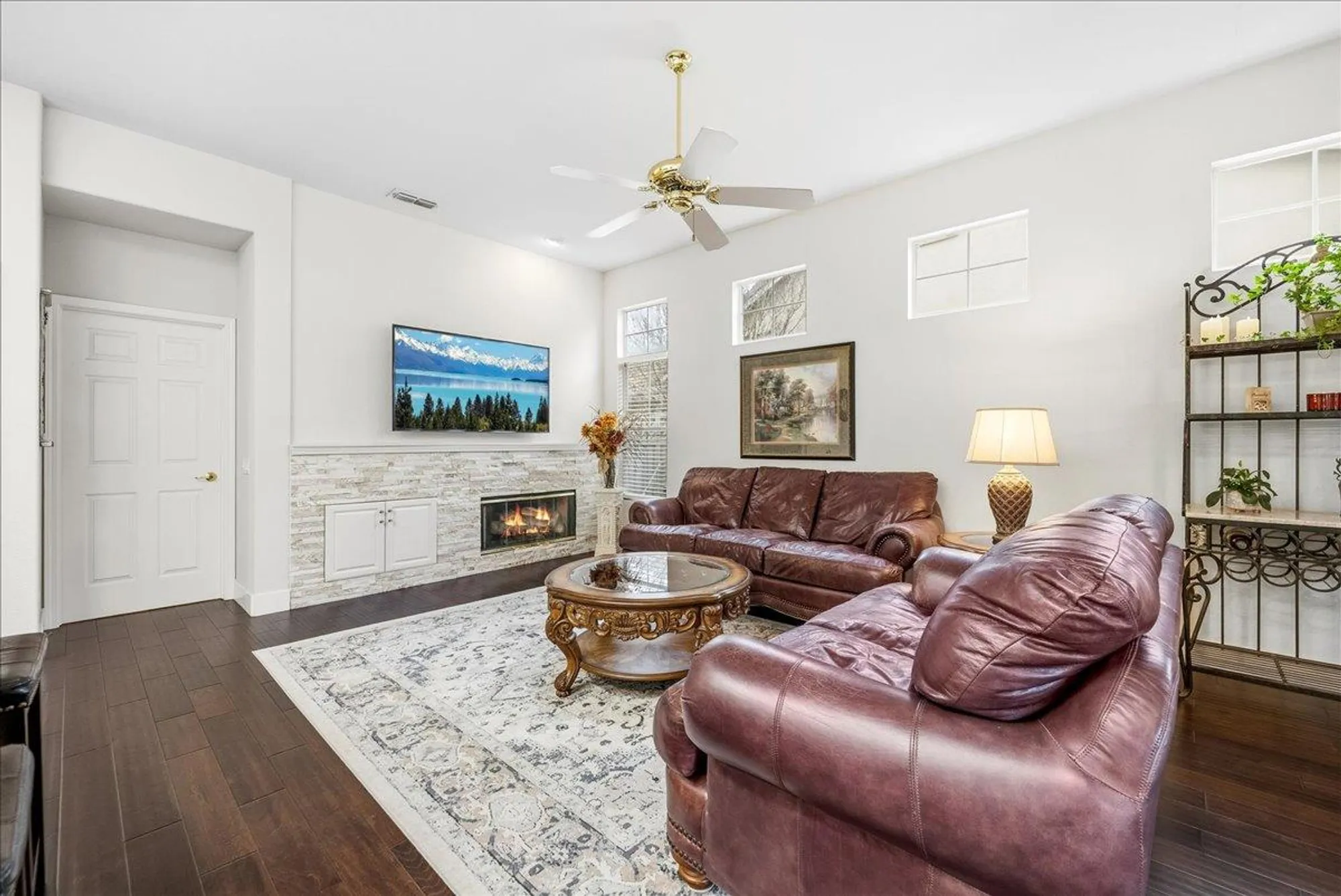 Property Slideshow image 13 of 28 | 4305 enchanted cir, Roseville, CA, 95747