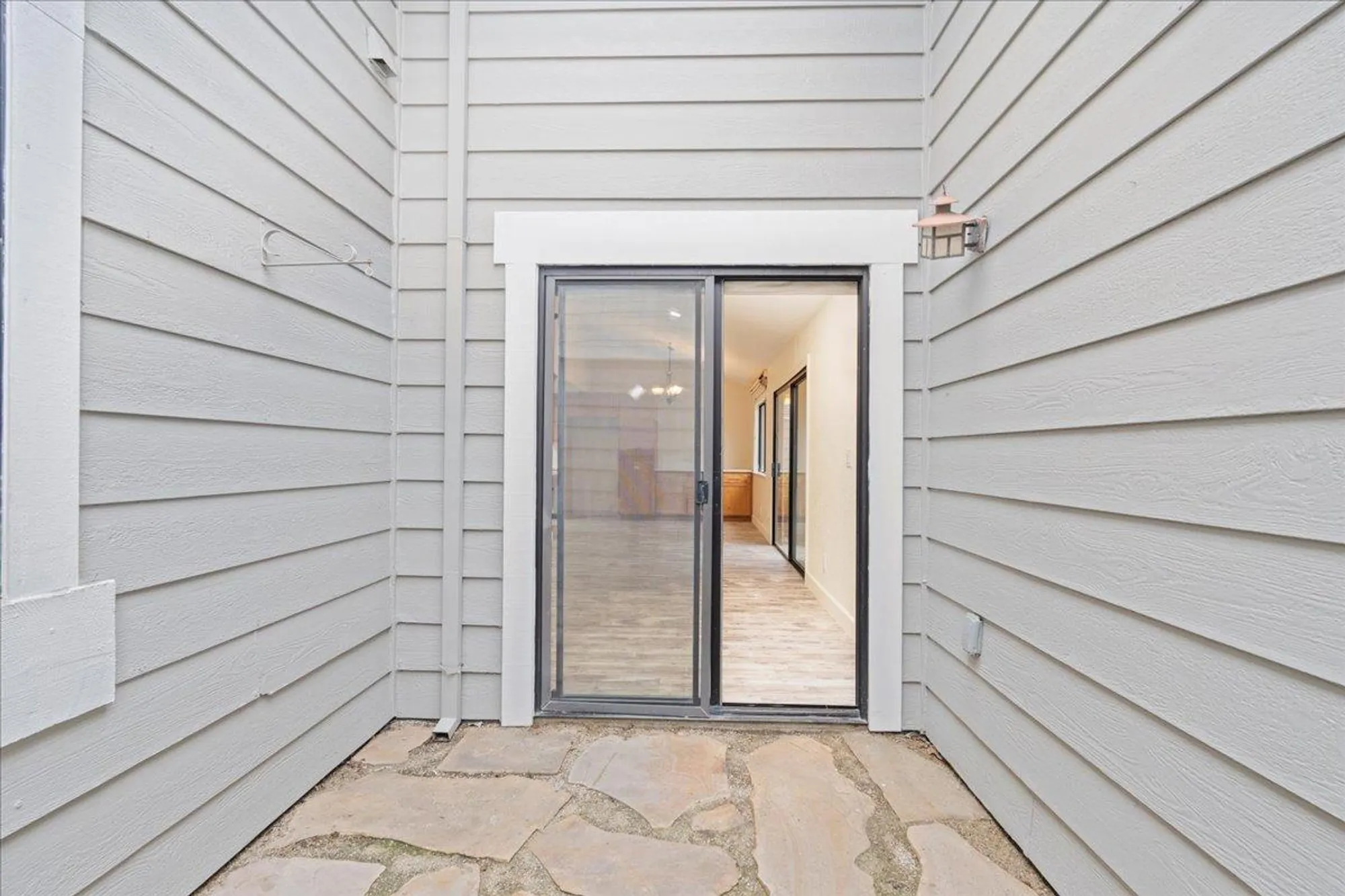 Property Slideshow image 18 of 23 | 3600 thomas more way, Modesto, CA, 95356