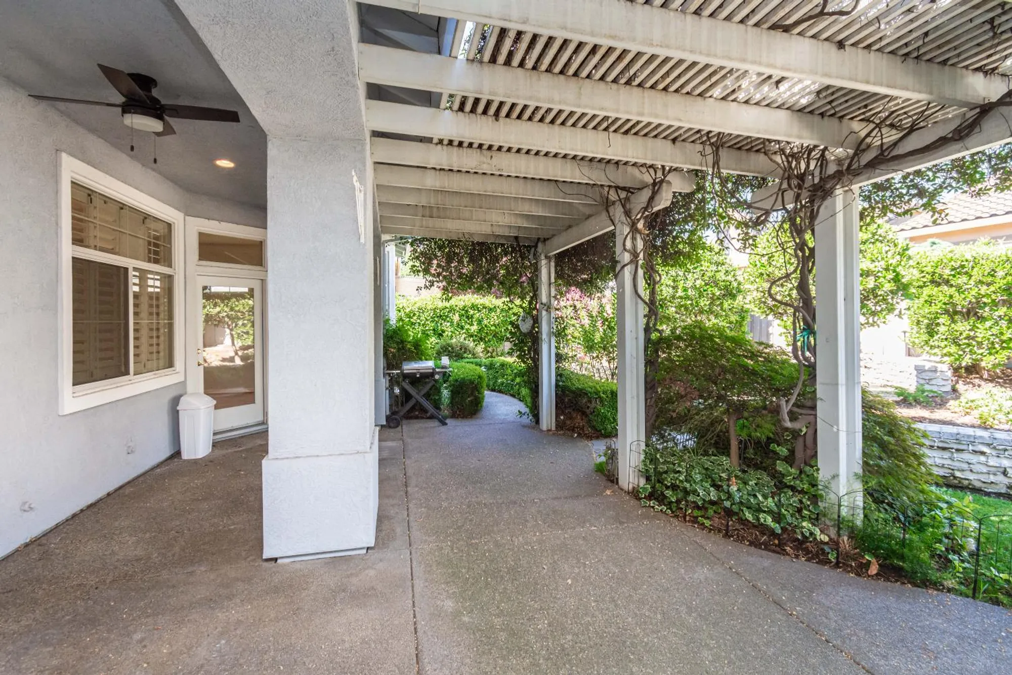 Property Slideshow image 59 of 69 | 300 roundhill ct, Roseville, CA, 95747