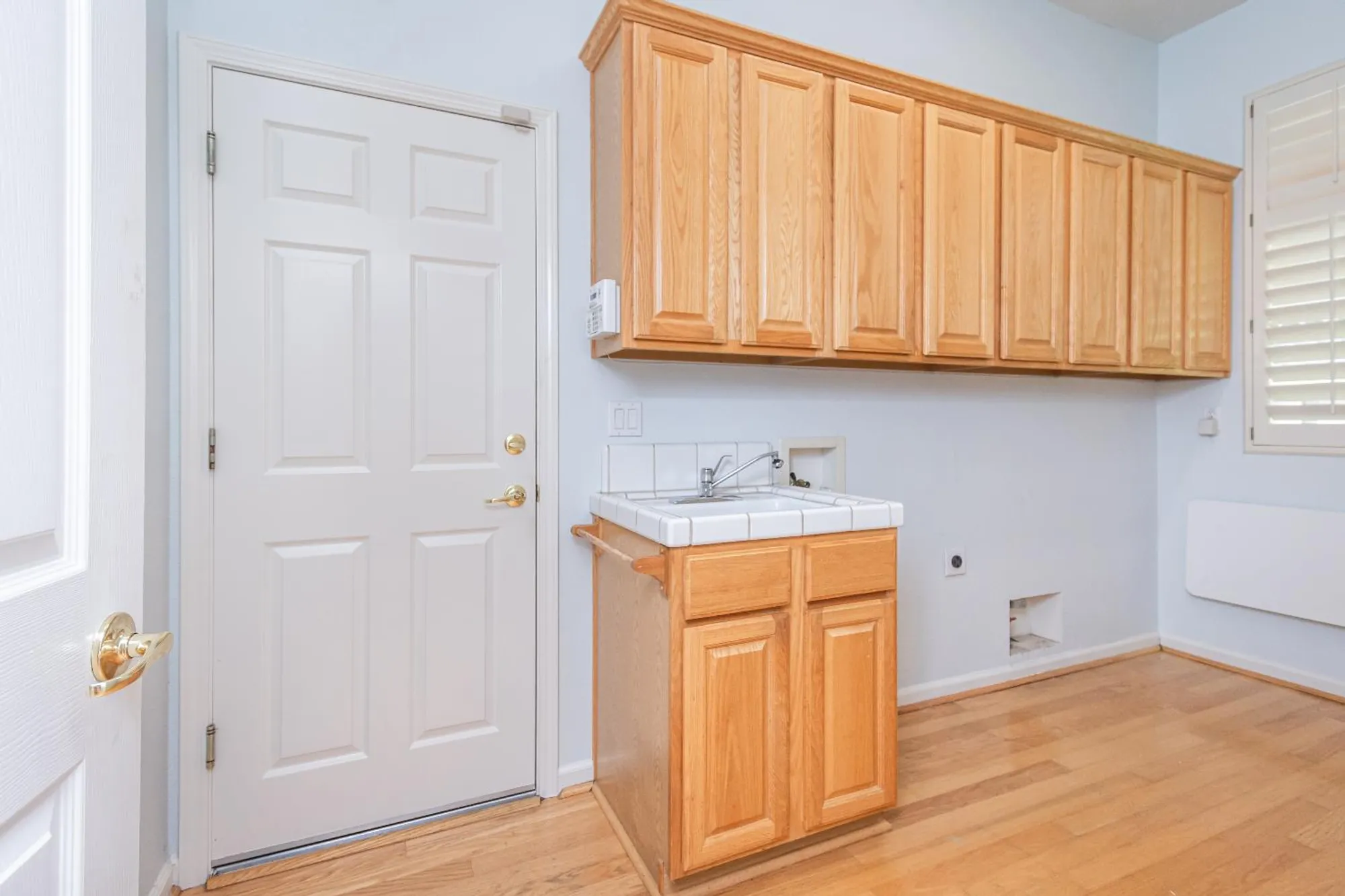 Property Slideshow image 37 of 69 | 300 roundhill ct, Roseville, CA, 95747