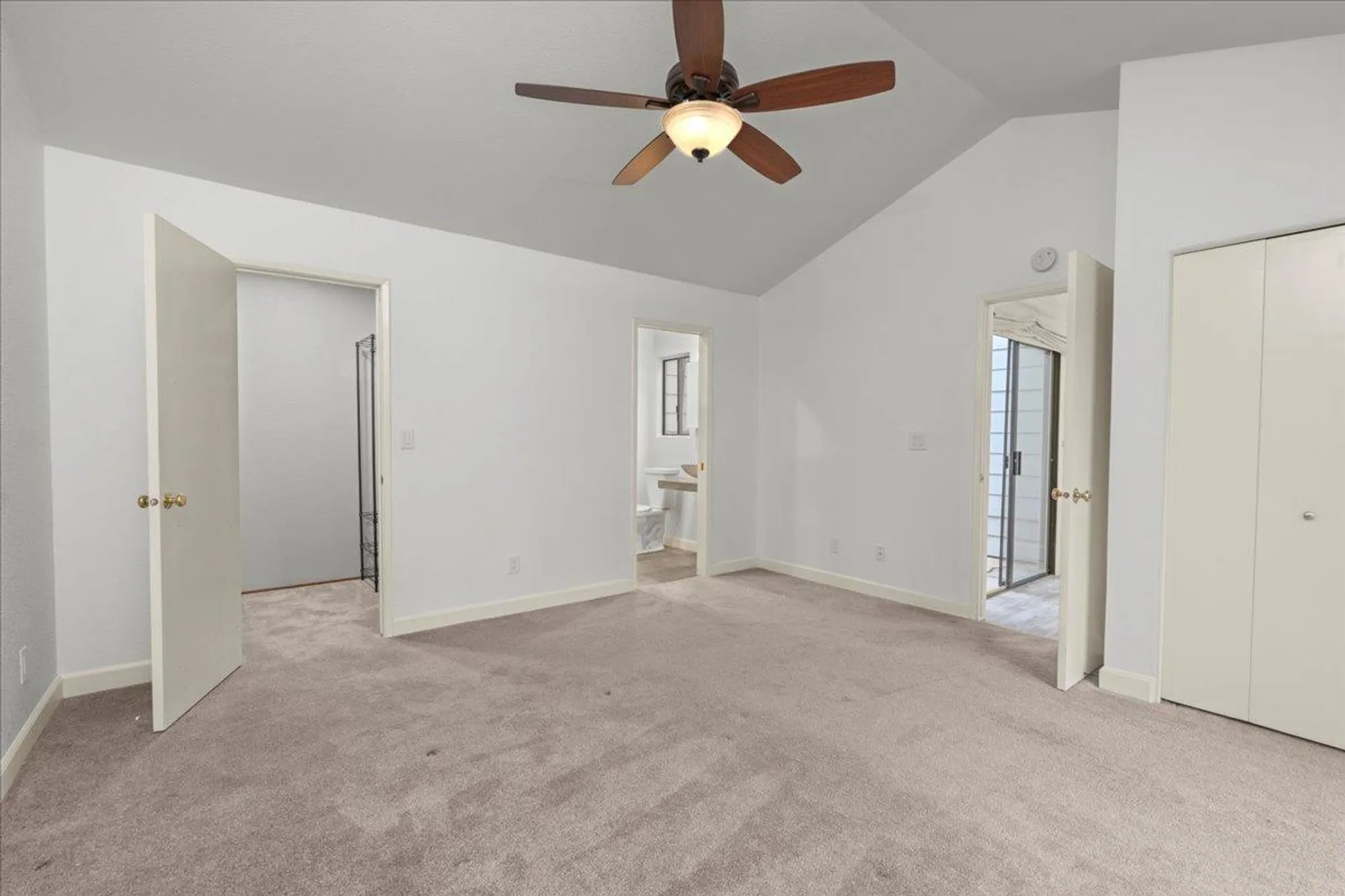 Property Slideshow image 13 of 23 | 3600 thomas more way, Modesto, CA, 95356