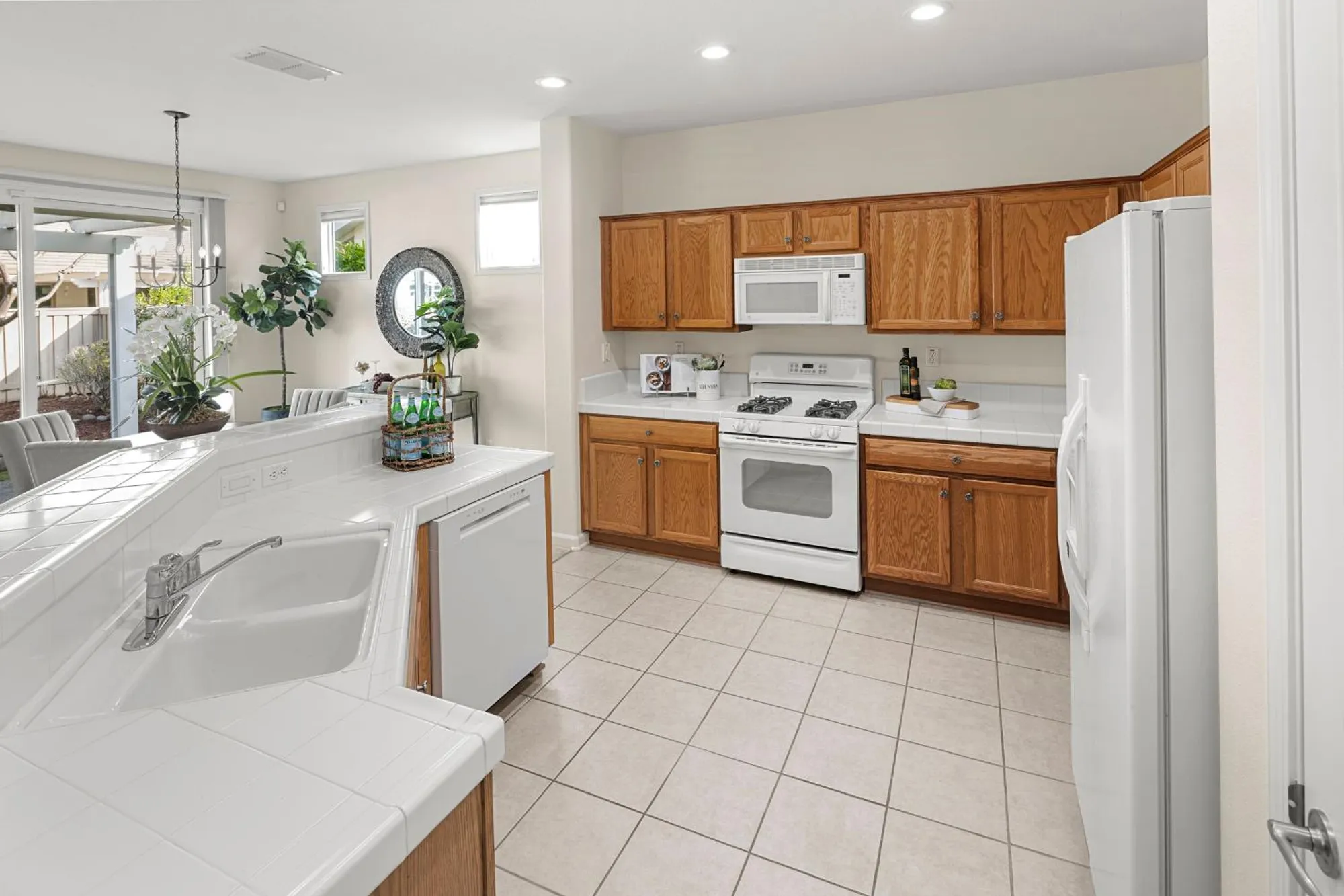Property Slideshow image 12 of 33 | 649 wagon wheel ln, Lincoln, CA, 95648