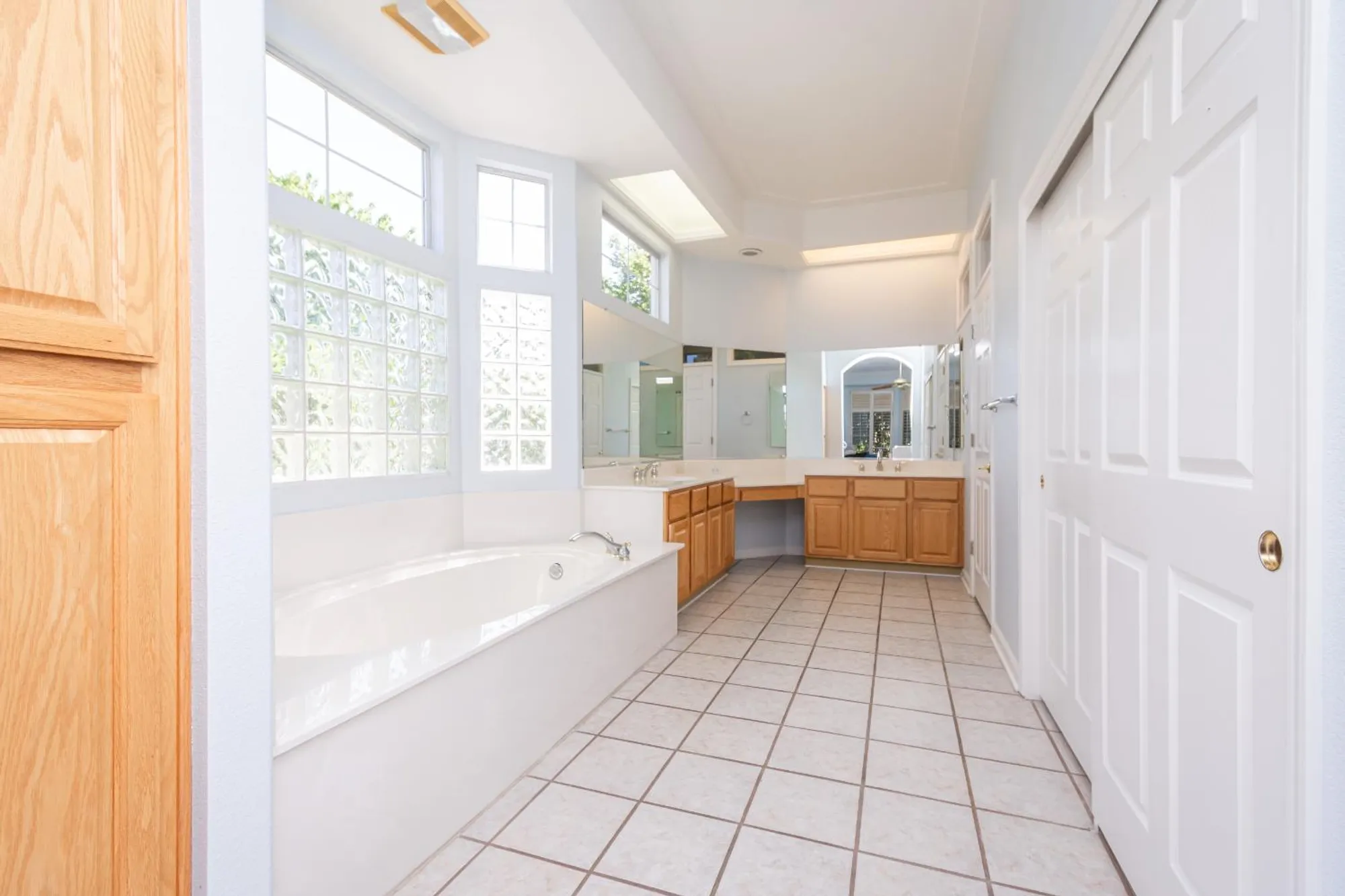 Property Slideshow image 49 of 69 | 300 roundhill ct, Roseville, CA, 95747