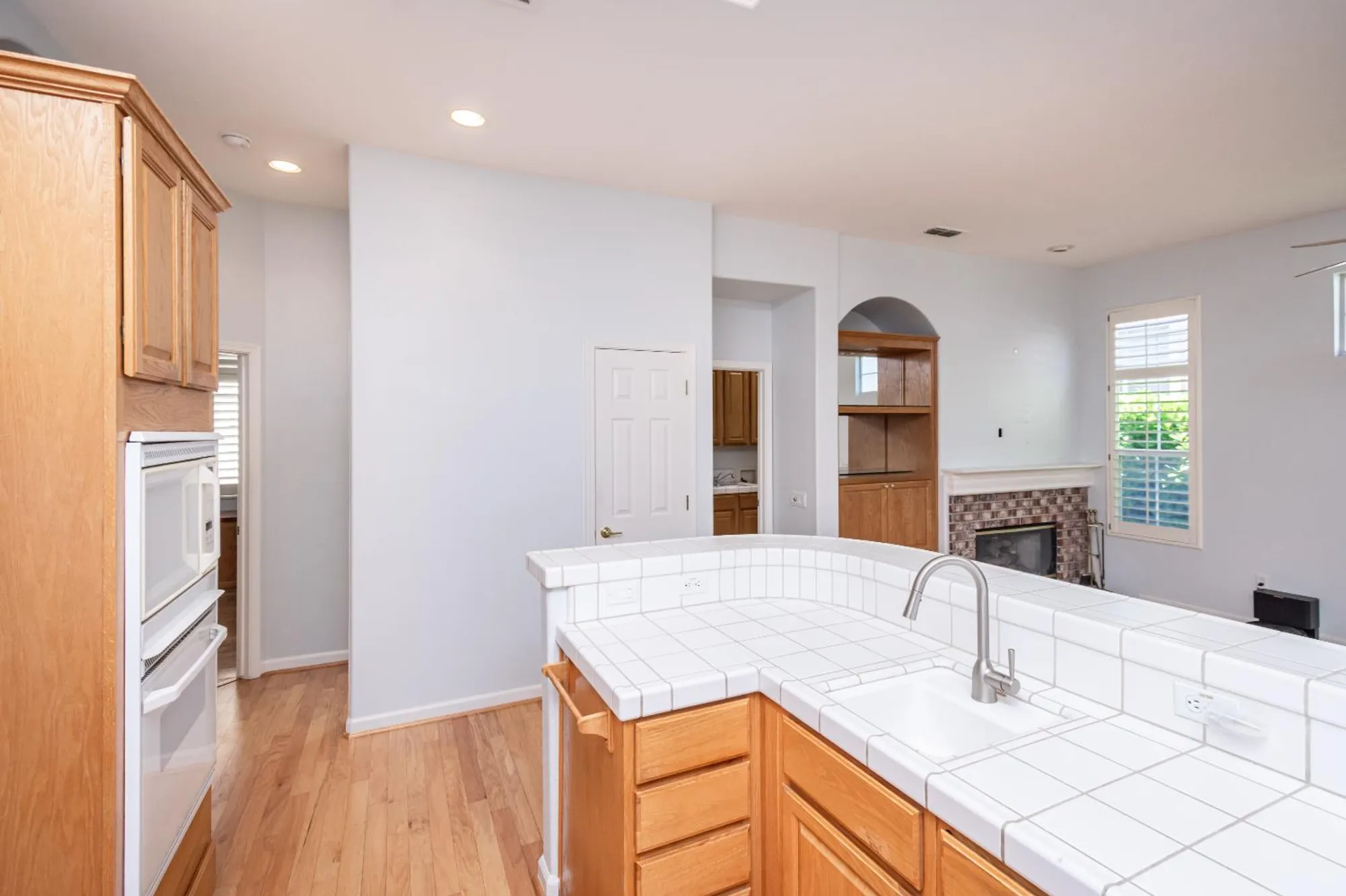 Property Slideshow image 21 of 69 | 300 roundhill ct, Roseville, CA, 95747