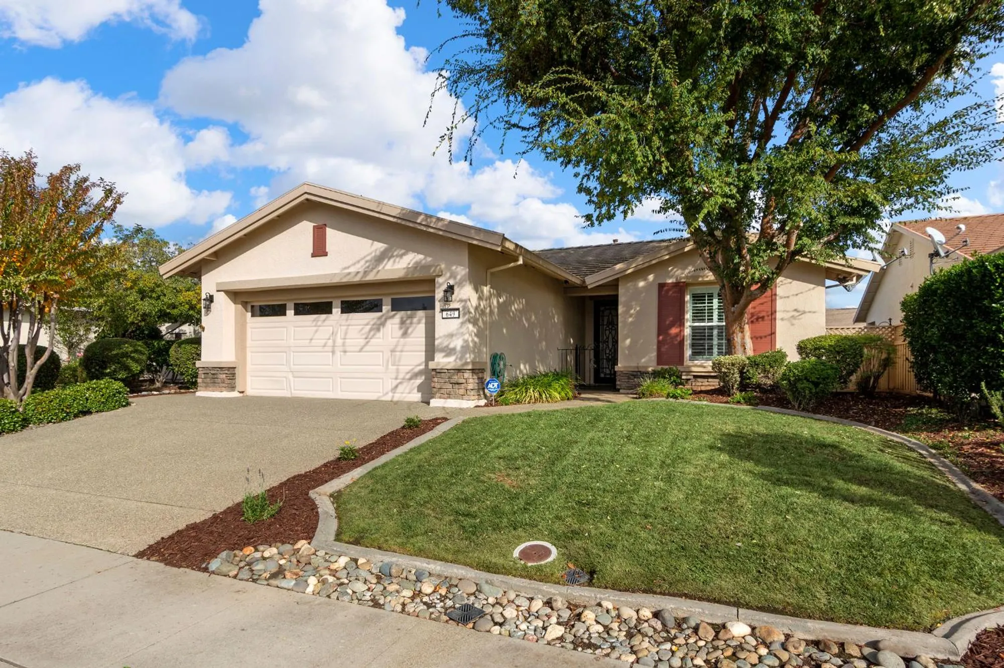 Property Slideshow image 2 of 33 | 649 wagon wheel ln, Lincoln, CA, 95648