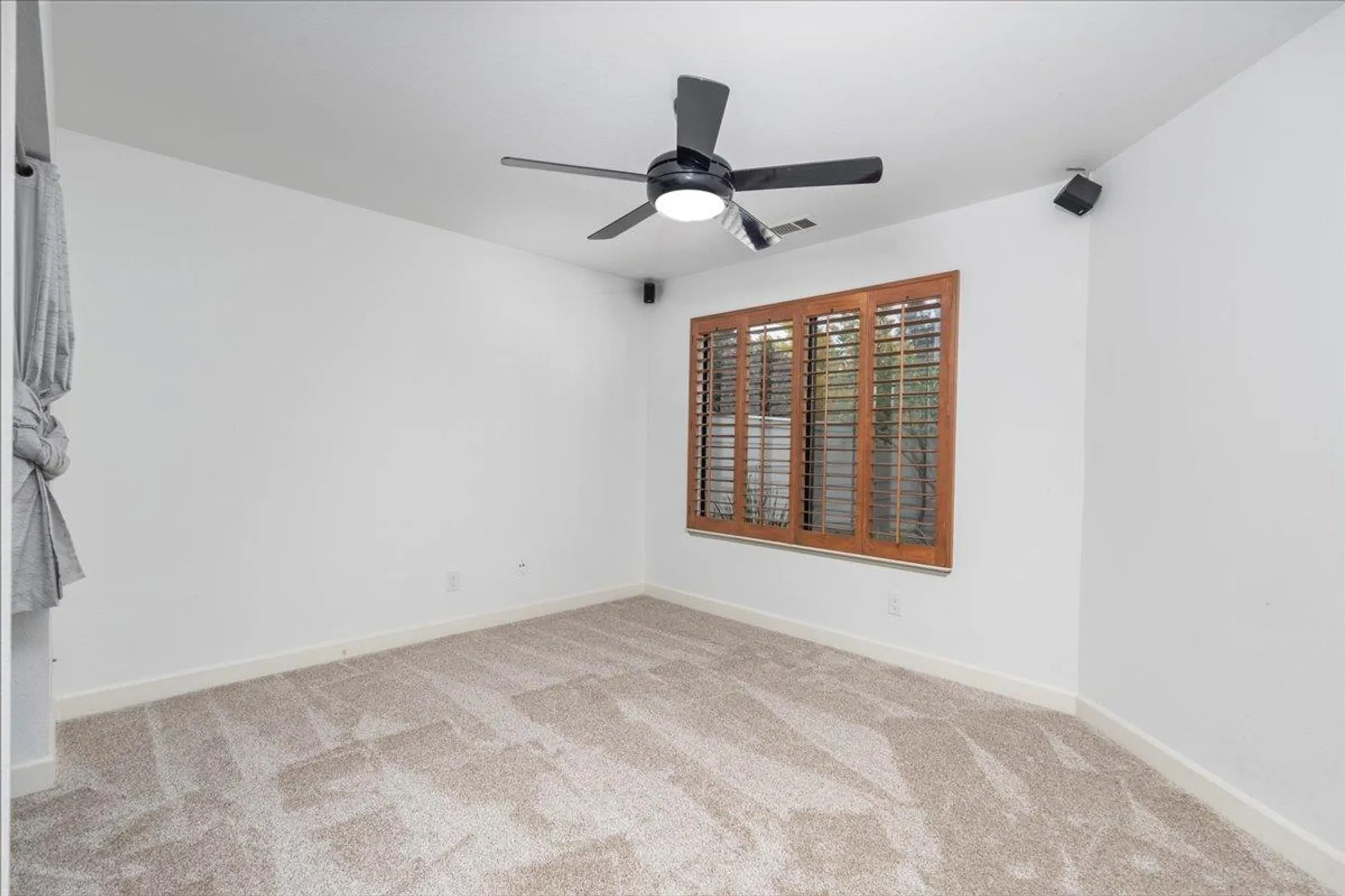 Property Slideshow image 16 of 23 | 3600 thomas more way, Modesto, CA, 95356