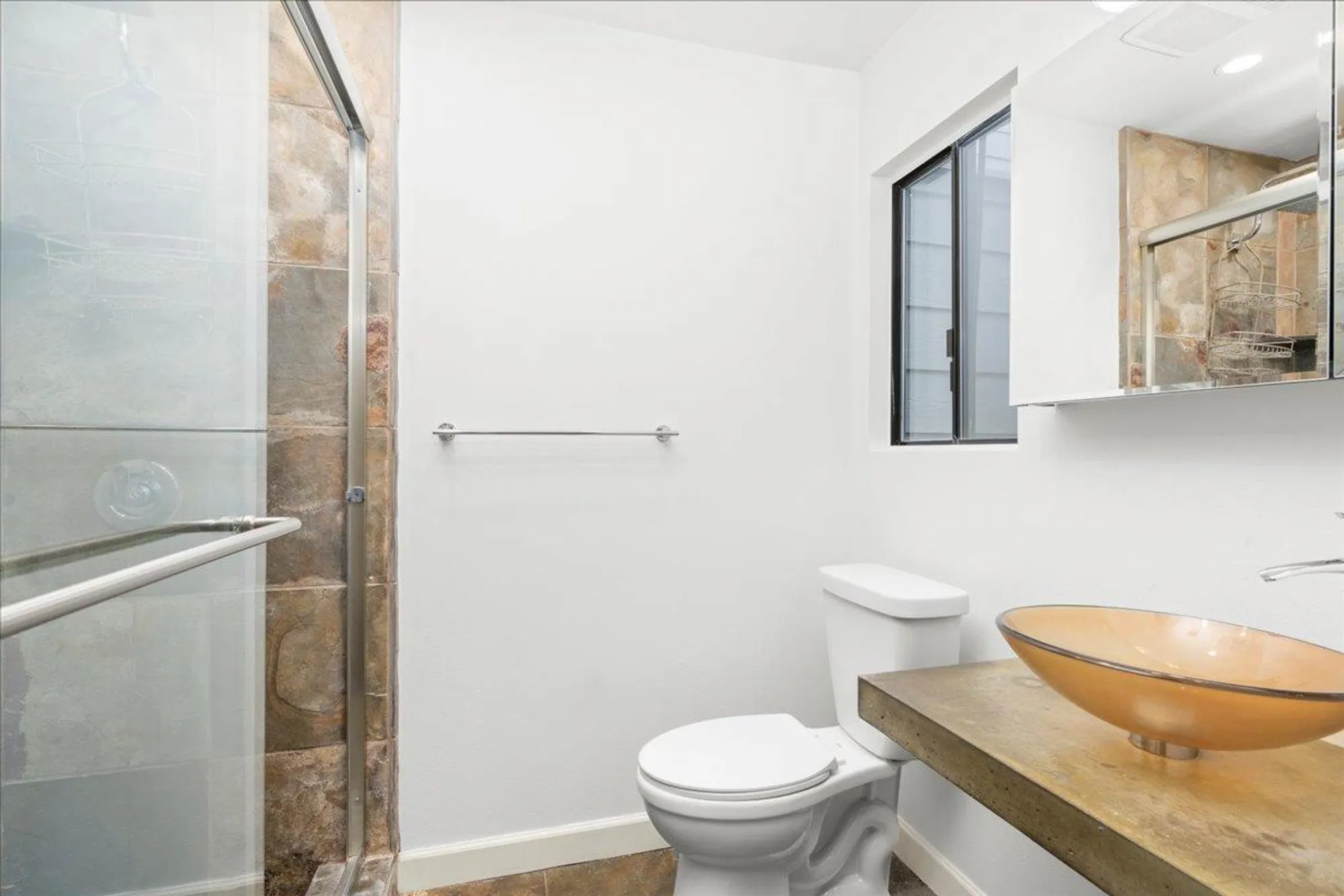 Property Slideshow image 14 of 23 | 3600 thomas more way, Modesto, CA, 95356