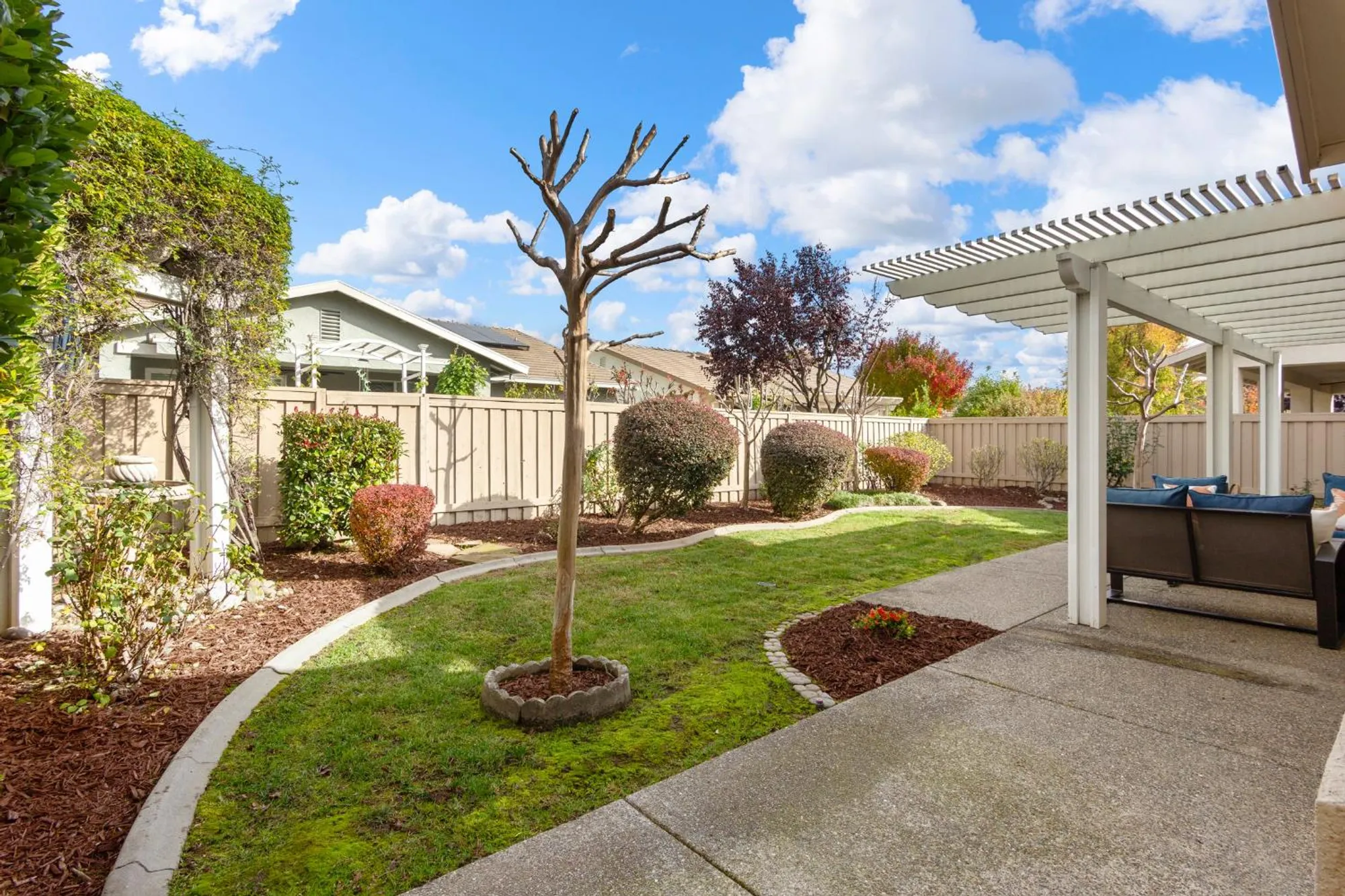 Property Slideshow image 28 of 33 | 649 wagon wheel ln, Lincoln, CA, 95648