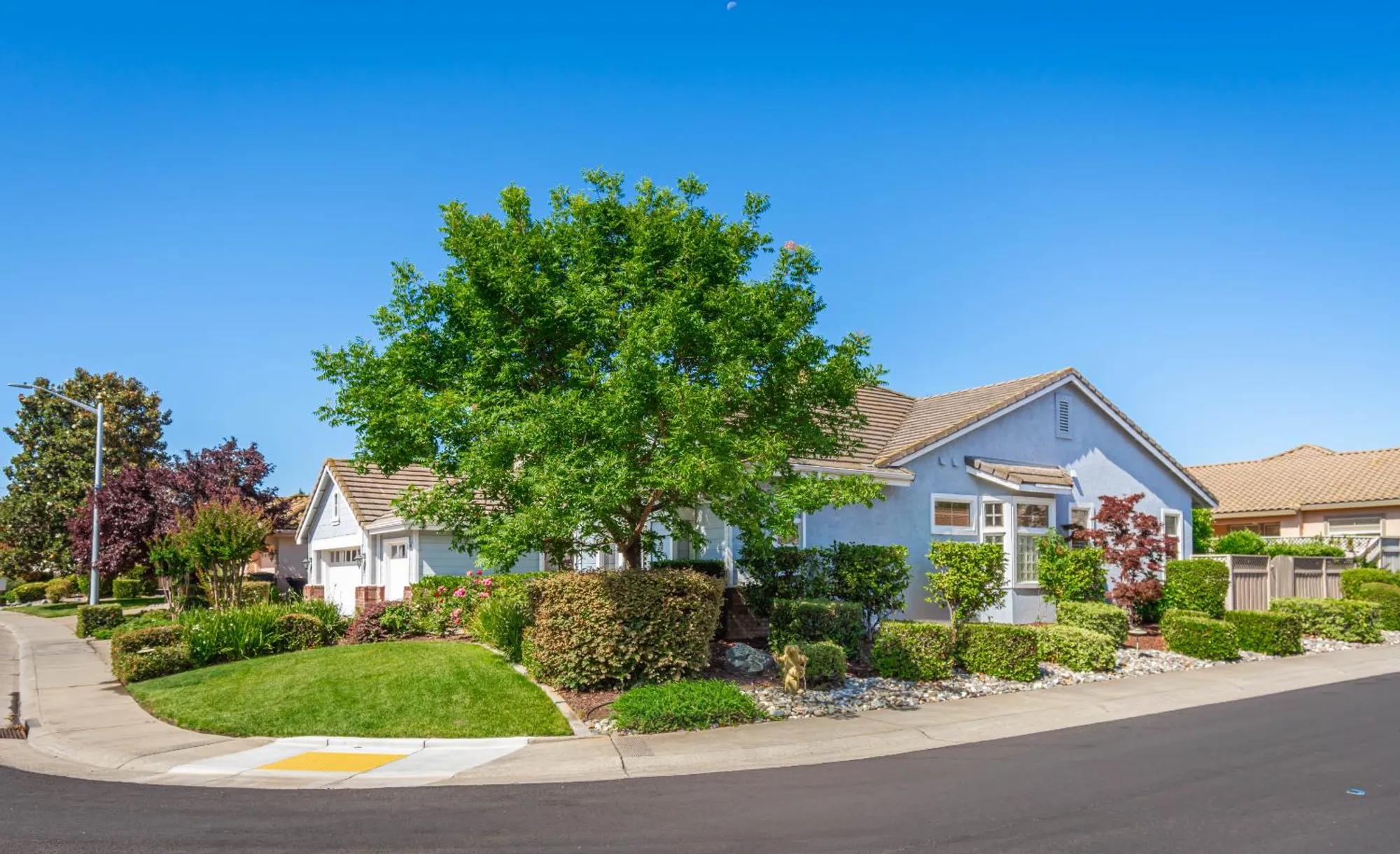 Property Slideshow image 1 of 69 | 300 roundhill ct, Roseville, CA, 95747