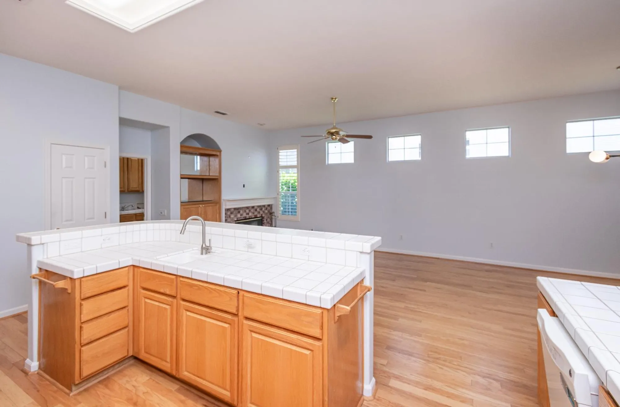 Property Slideshow image 24 of 69 | 300 roundhill ct, Roseville, CA, 95747