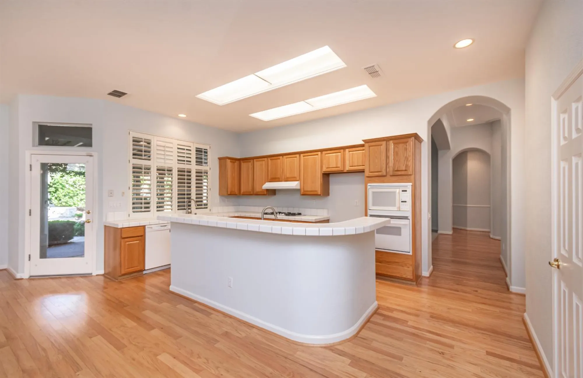 Property Slideshow image 30 of 69 | 300 roundhill ct, Roseville, CA, 95747