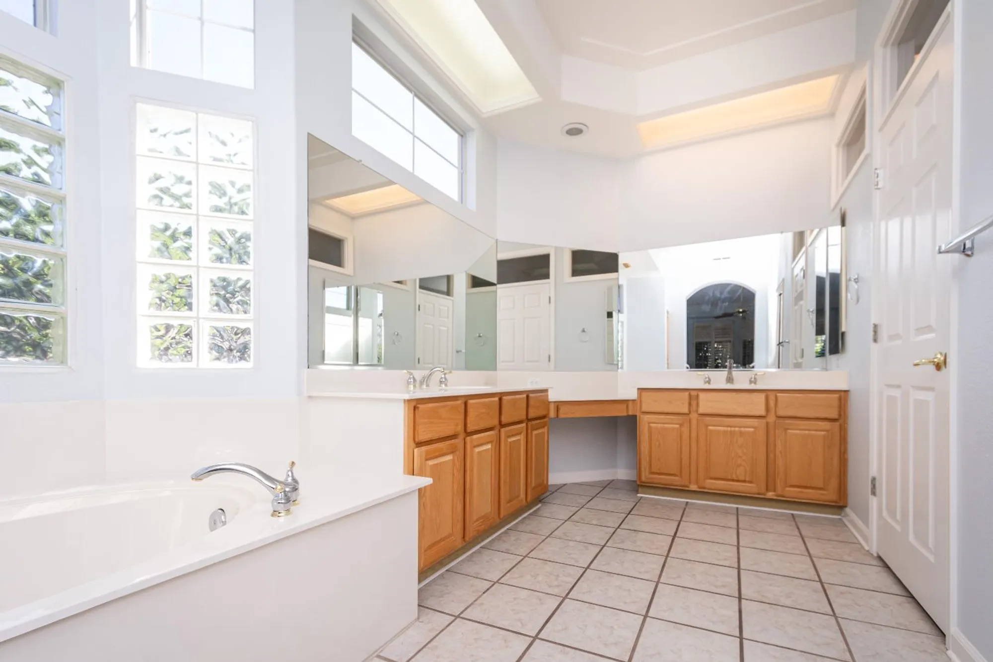 Property Slideshow image 50 of 69 | 300 roundhill ct, Roseville, CA, 95747