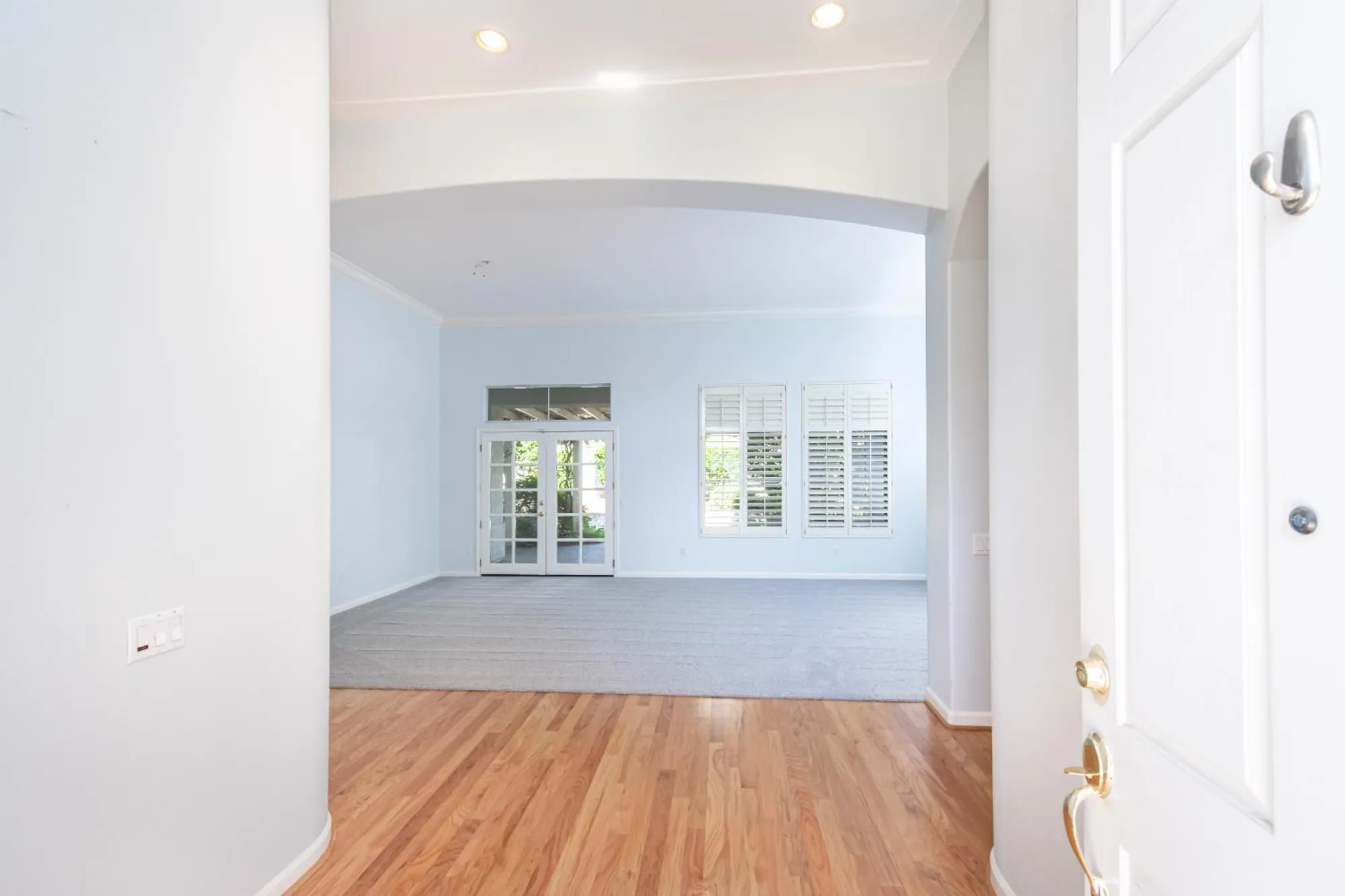 Property Slideshow image 11 of 69 | 300 roundhill ct, Roseville, CA, 95747