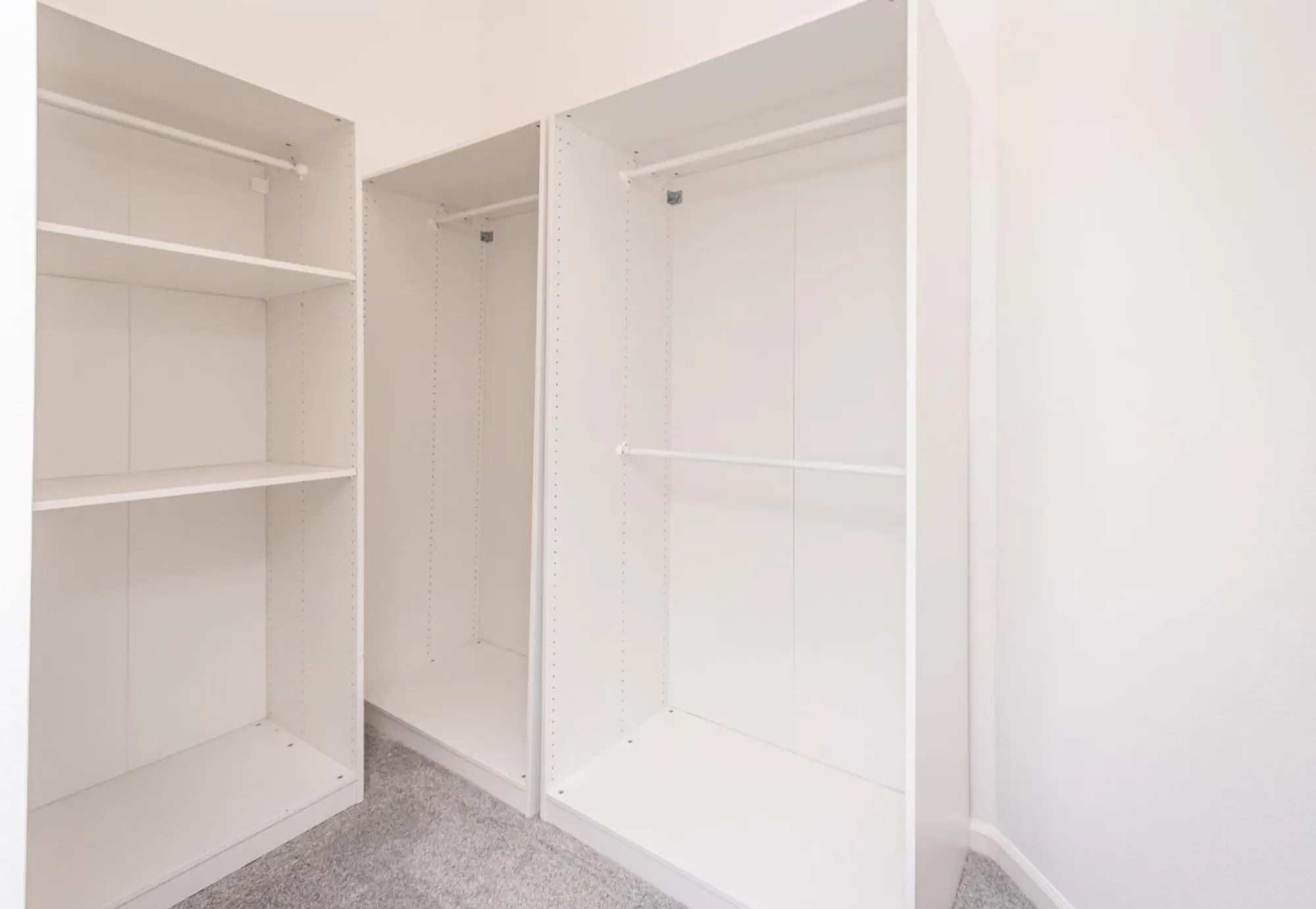 Property Slideshow image 45 of 69 | 300 roundhill ct, Roseville, CA, 95747