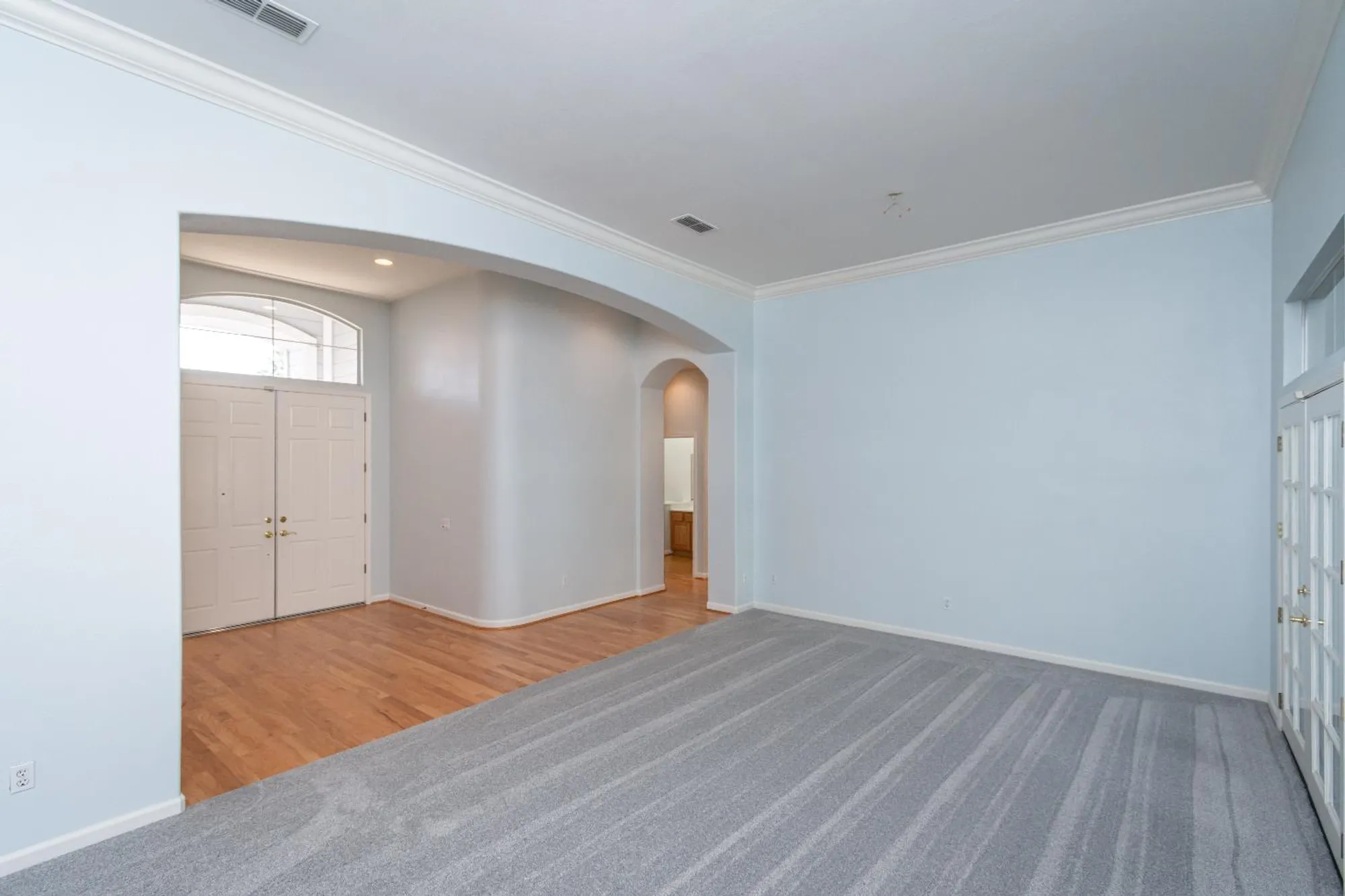 Property Slideshow image 15 of 69 | 300 roundhill ct, Roseville, CA, 95747