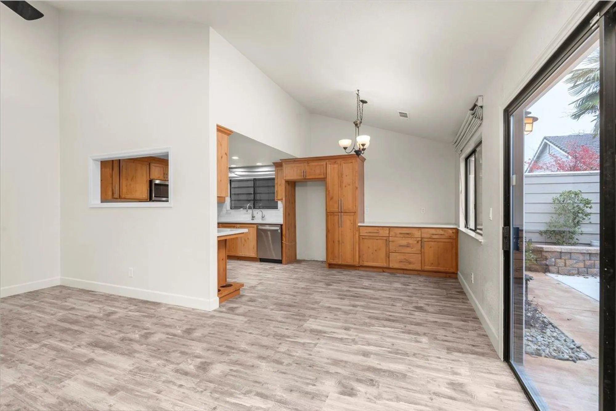 Property Slideshow image 9 of 23 | 3600 thomas more way, Modesto, CA, 95356