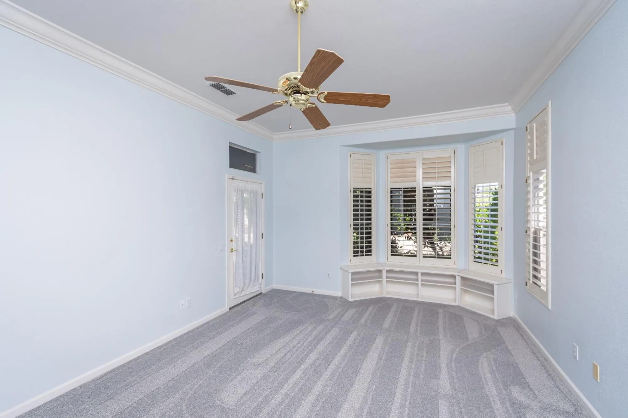 Property Slideshow image 44 of 69 | 300 roundhill ct, Roseville, CA, 95747