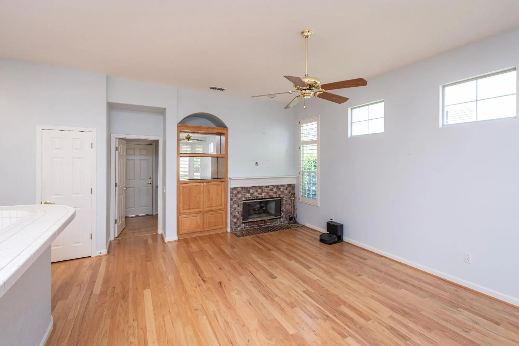 Property Slideshow image 25 of 69 | 300 roundhill ct, Roseville, CA, 95747