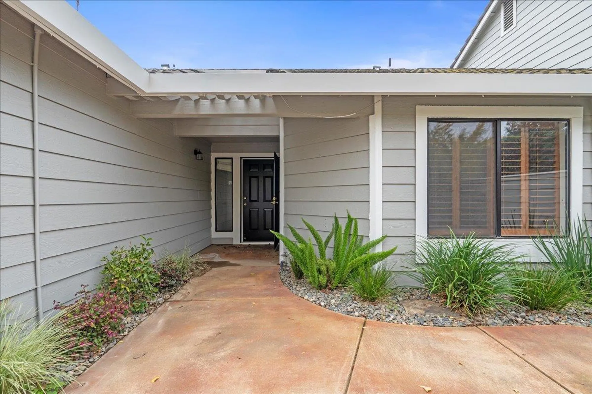 Property Slideshow image 3 of 23 | 3600 thomas more way, Modesto, CA, 95356