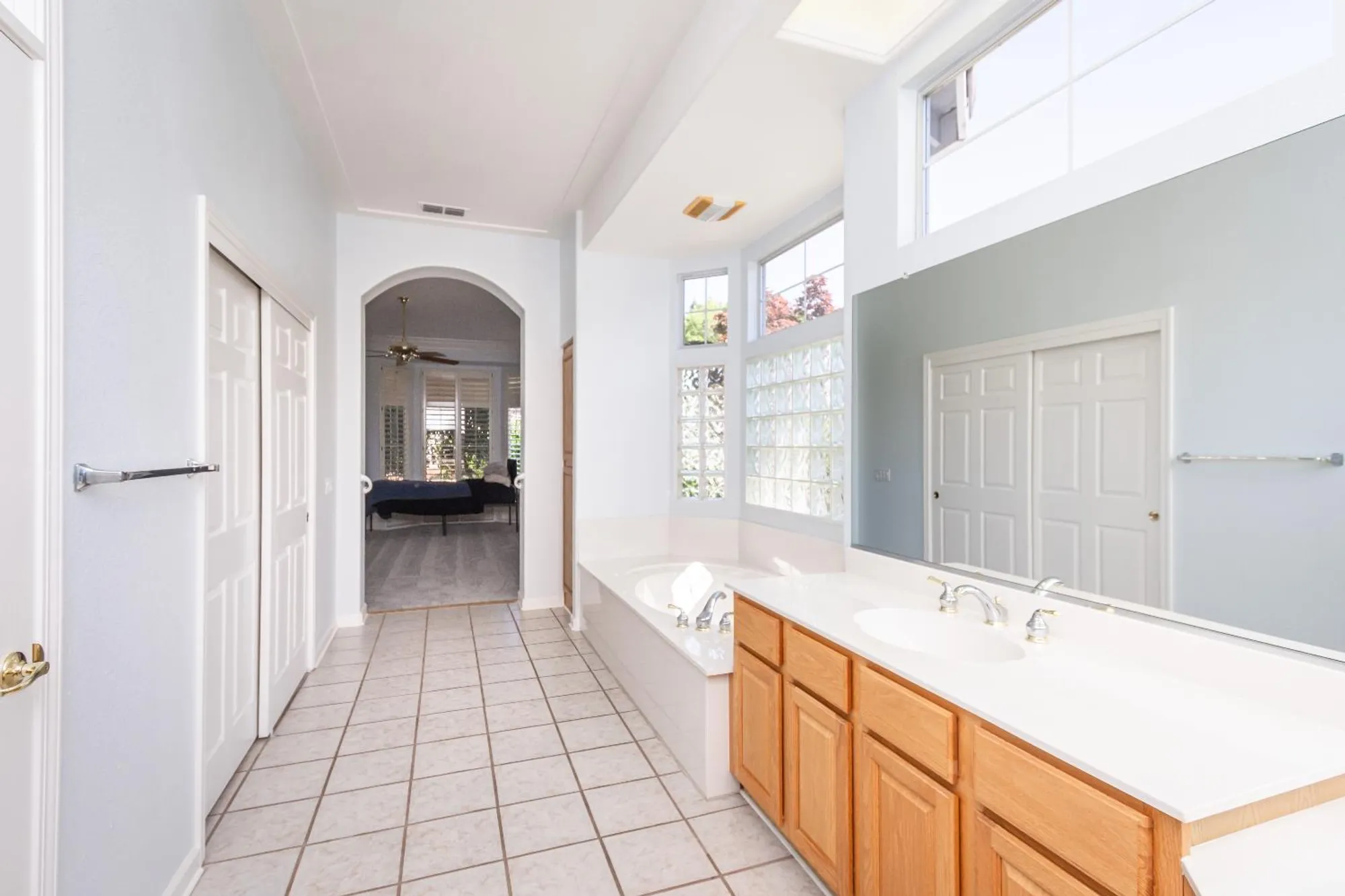 Property Slideshow image 51 of 69 | 300 roundhill ct, Roseville, CA, 95747