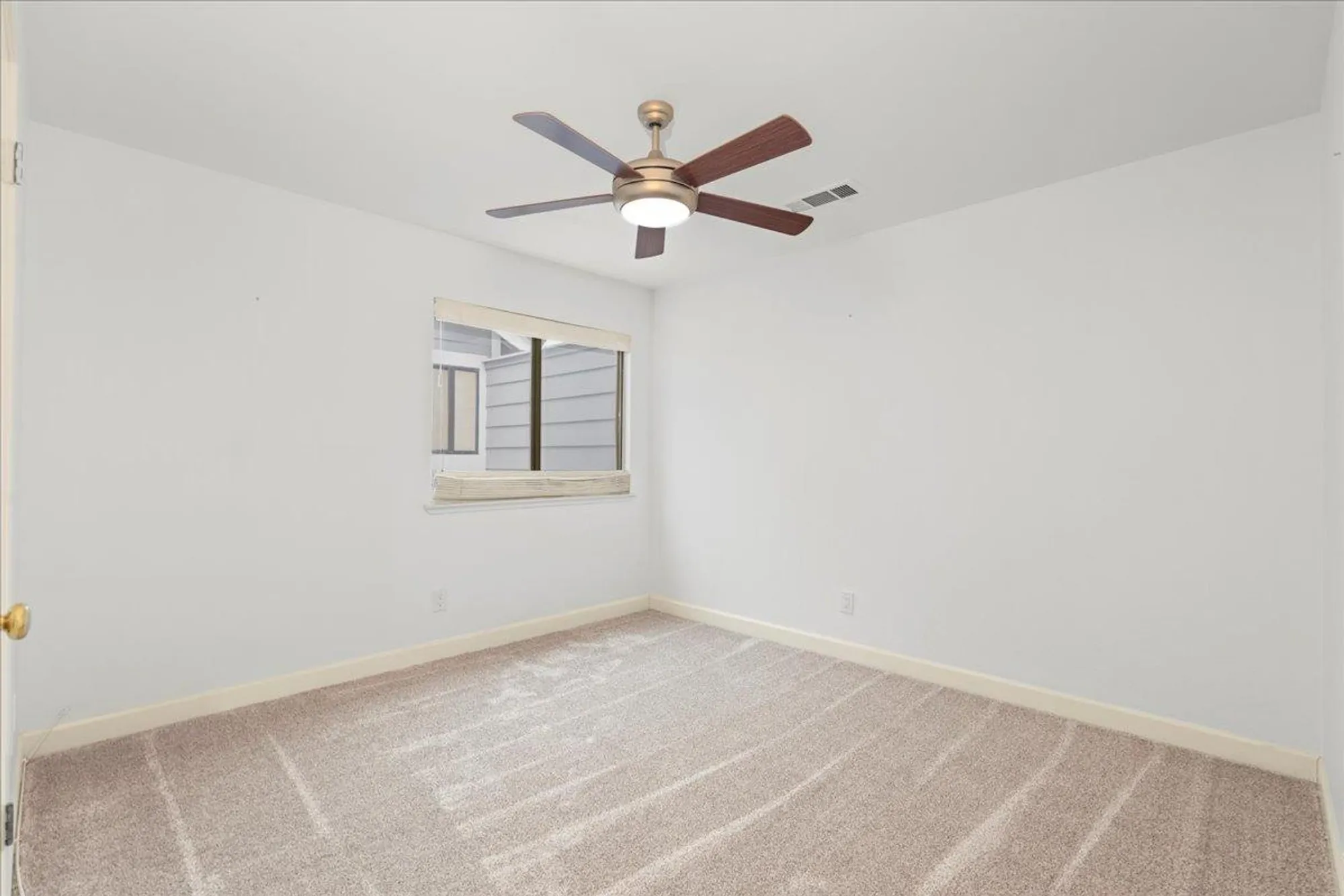 Property Slideshow image 15 of 23 | 3600 thomas more way, Modesto, CA, 95356