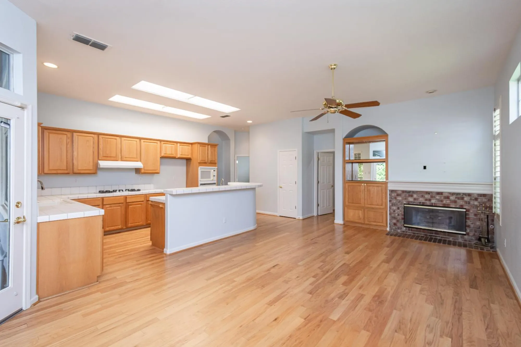 Property Slideshow image 36 of 69 | 300 roundhill ct, Roseville, CA, 95747