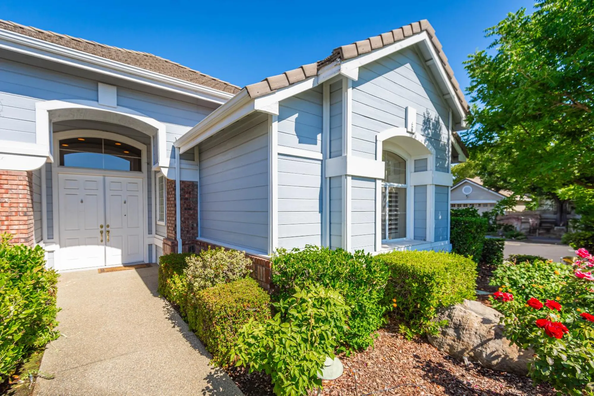 Property Slideshow image 9 of 69 | 300 roundhill ct, Roseville, CA, 95747