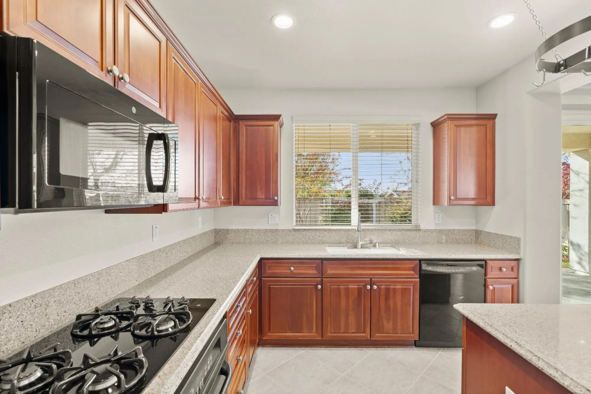 Property Slideshow image 22 of 47 | 320 snapdragon ln, Lincoln, CA, 95648