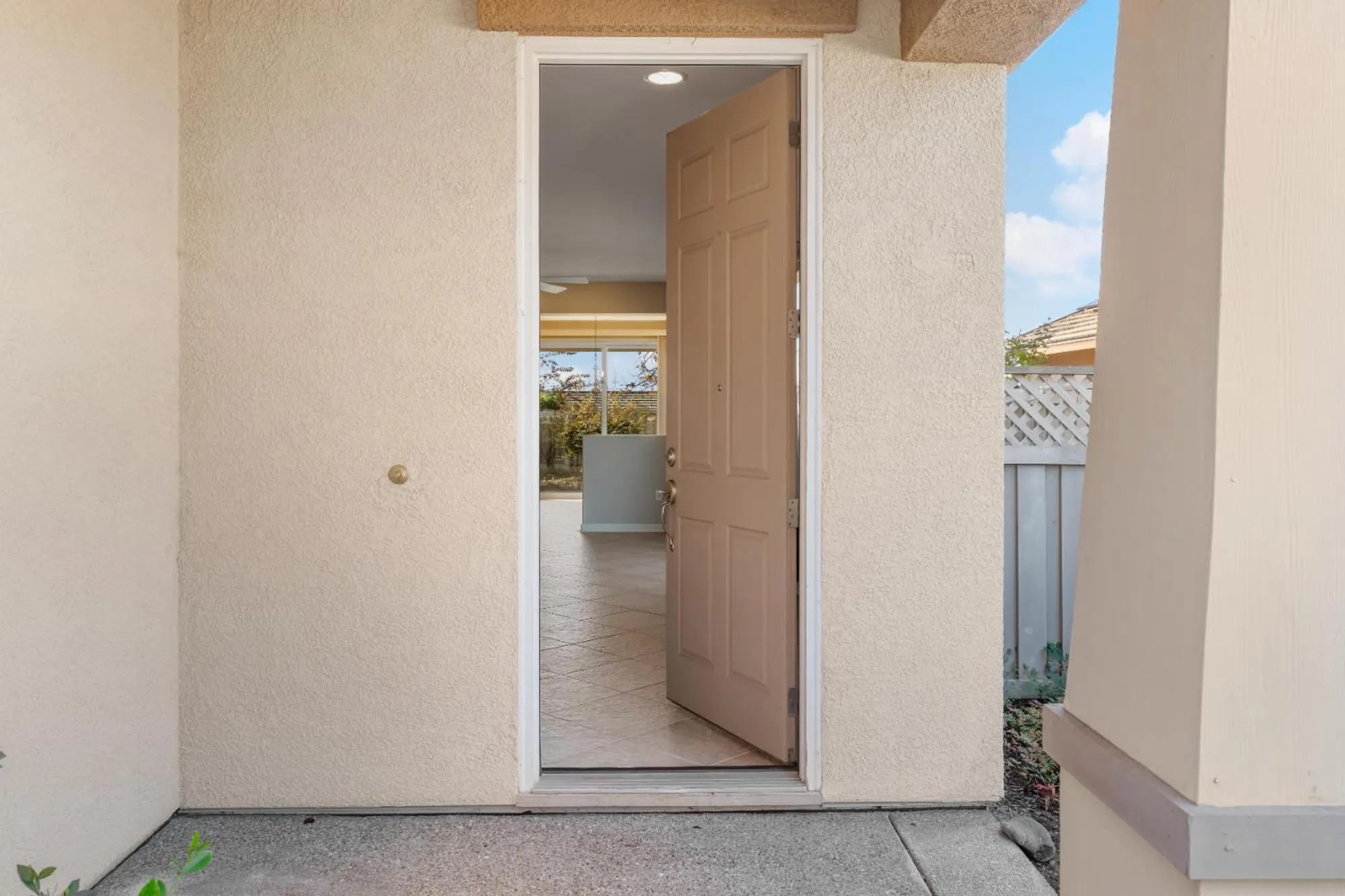 Property Slideshow image 7 of 47 | 320 snapdragon ln, Lincoln, CA, 95648