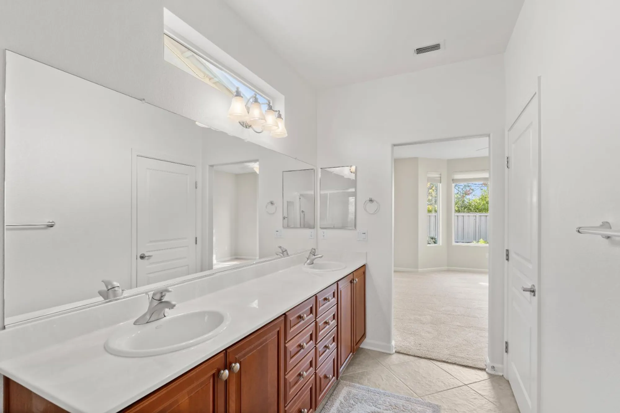 Property Slideshow image 33 of 47 | 320 snapdragon ln, Lincoln, CA, 95648