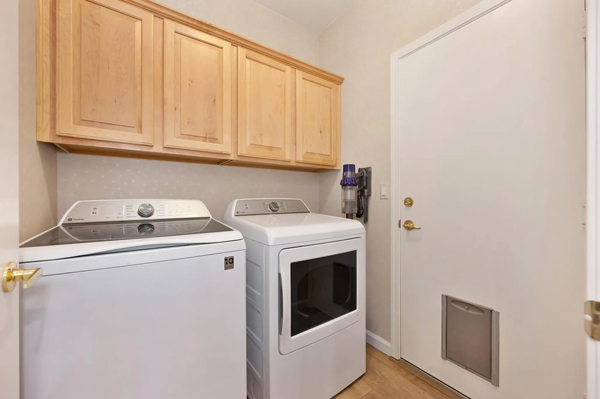 Property Slideshow image 17 of 39 | 2024 farmgate ln, Lincoln, CA, 95648