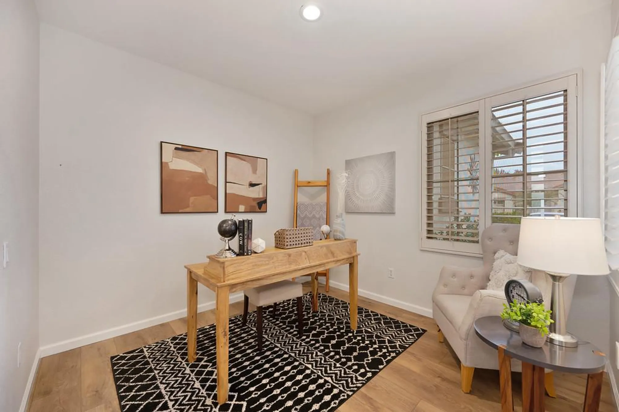 Property Slideshow image 9 of 39 | 2024 farmgate ln, Lincoln, CA, 95648