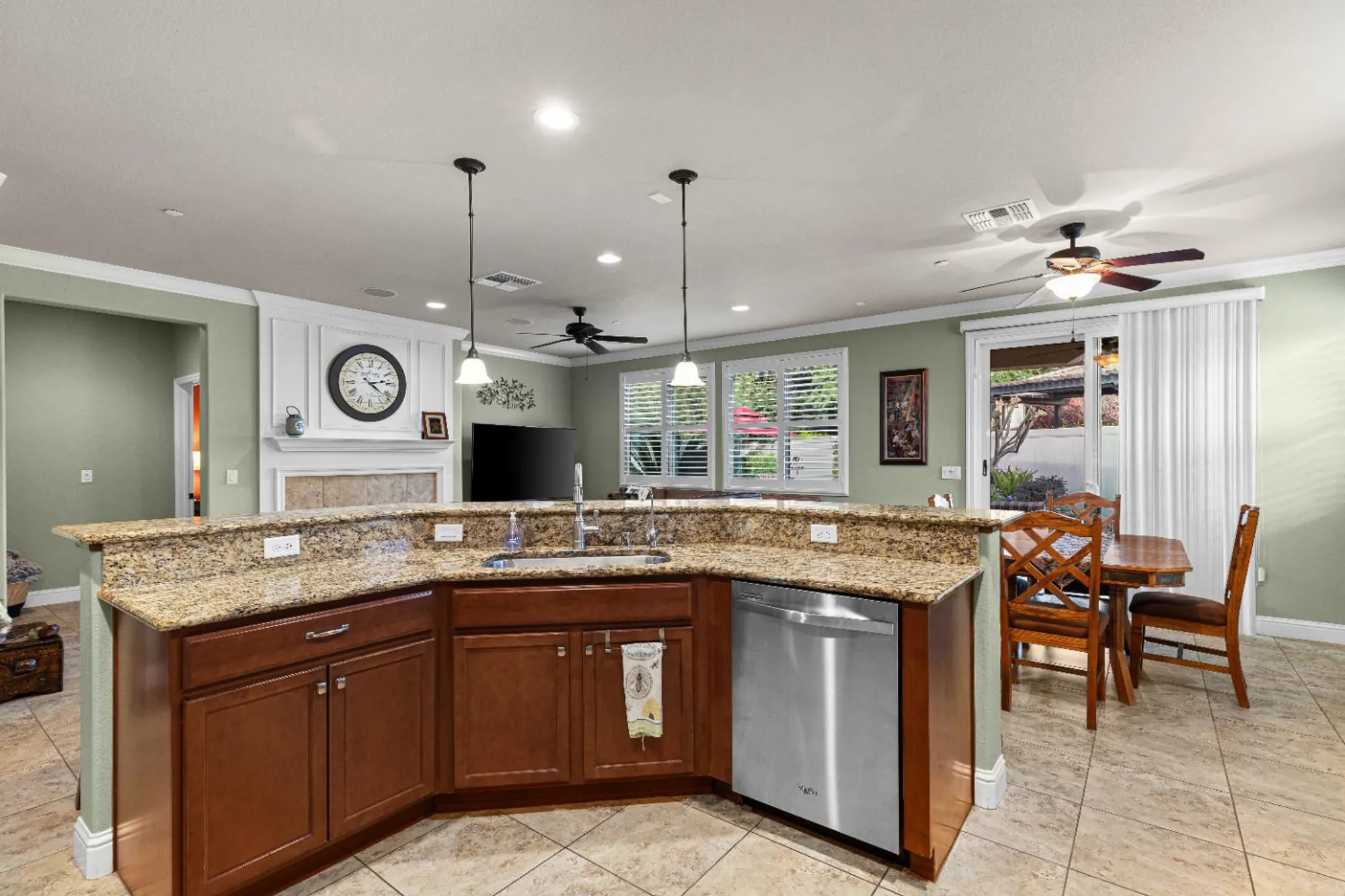 Property Slideshow image 14 of 87 | 2494 redbud way, Manteca, CA, 95336
