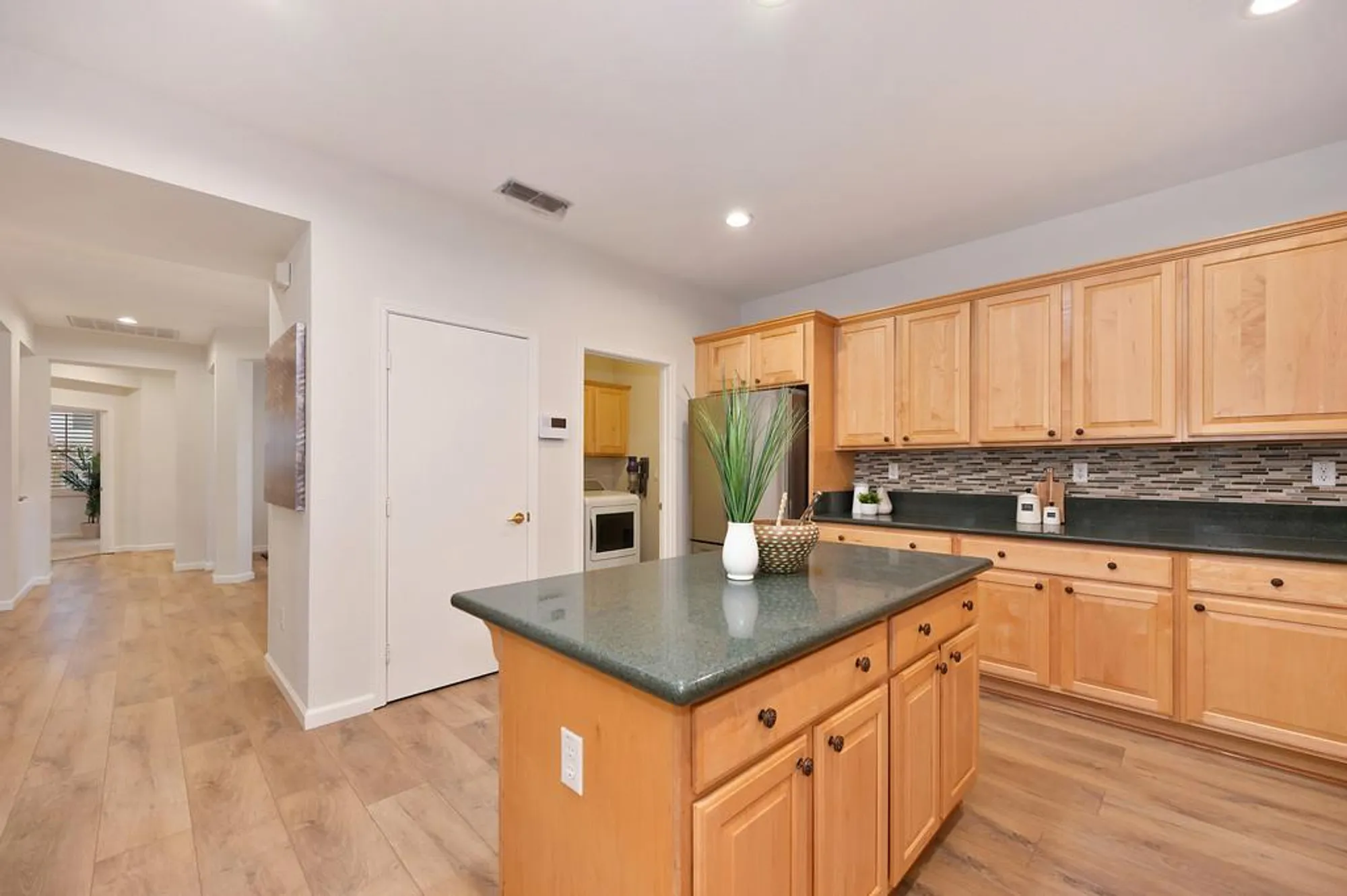 Property Slideshow image 14 of 39 | 2024 farmgate ln, Lincoln, CA, 95648