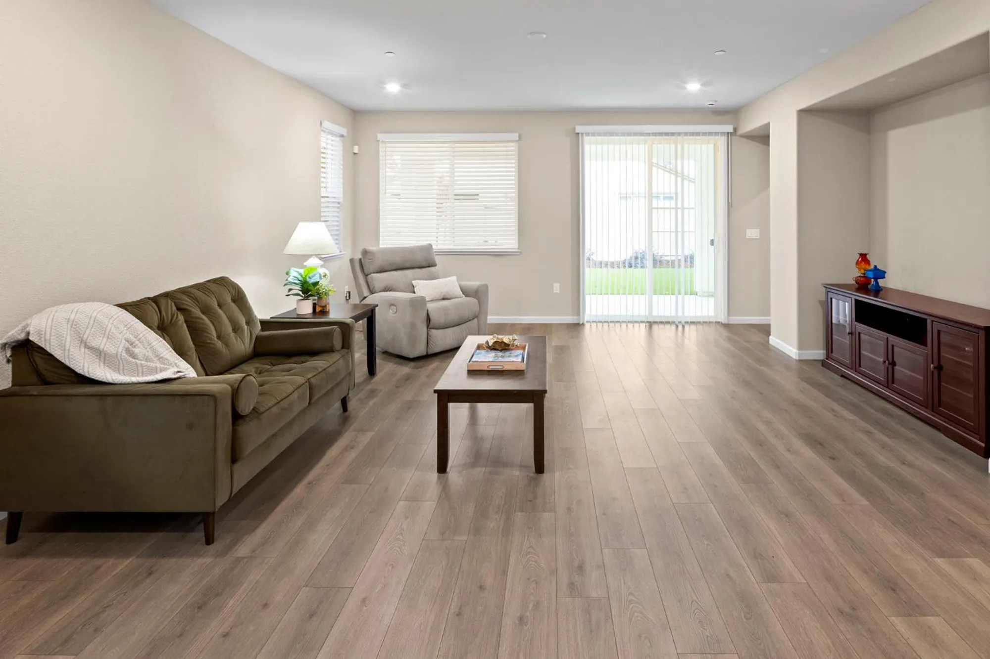 Property Slideshow image 6 of 52 | 1180 alpine way, Lincoln, CA, 95648