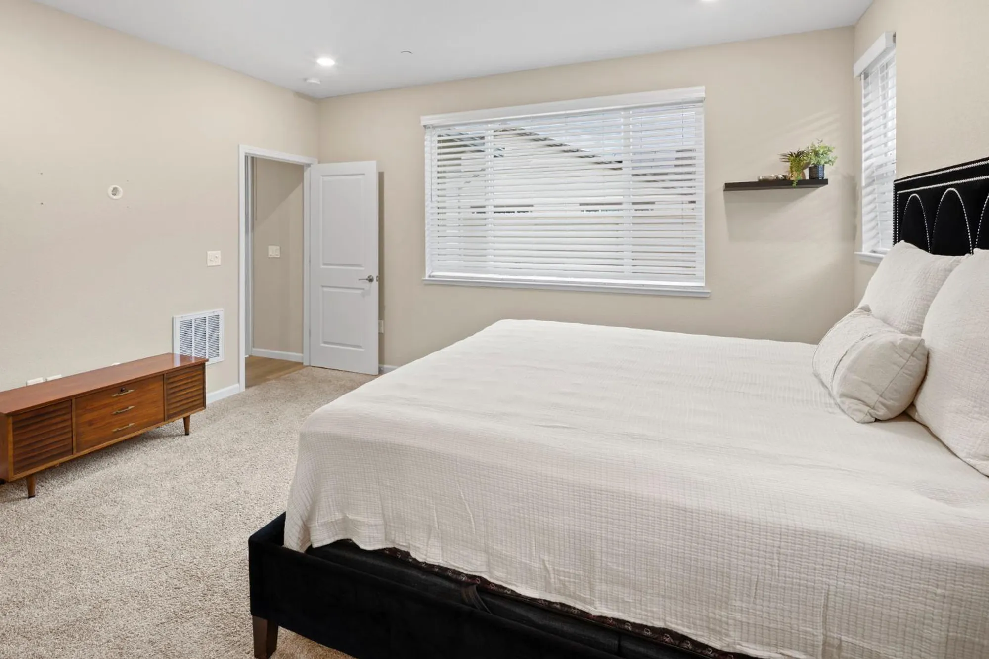 Property Slideshow image 22 of 52 | 1180 alpine way, Lincoln, CA, 95648