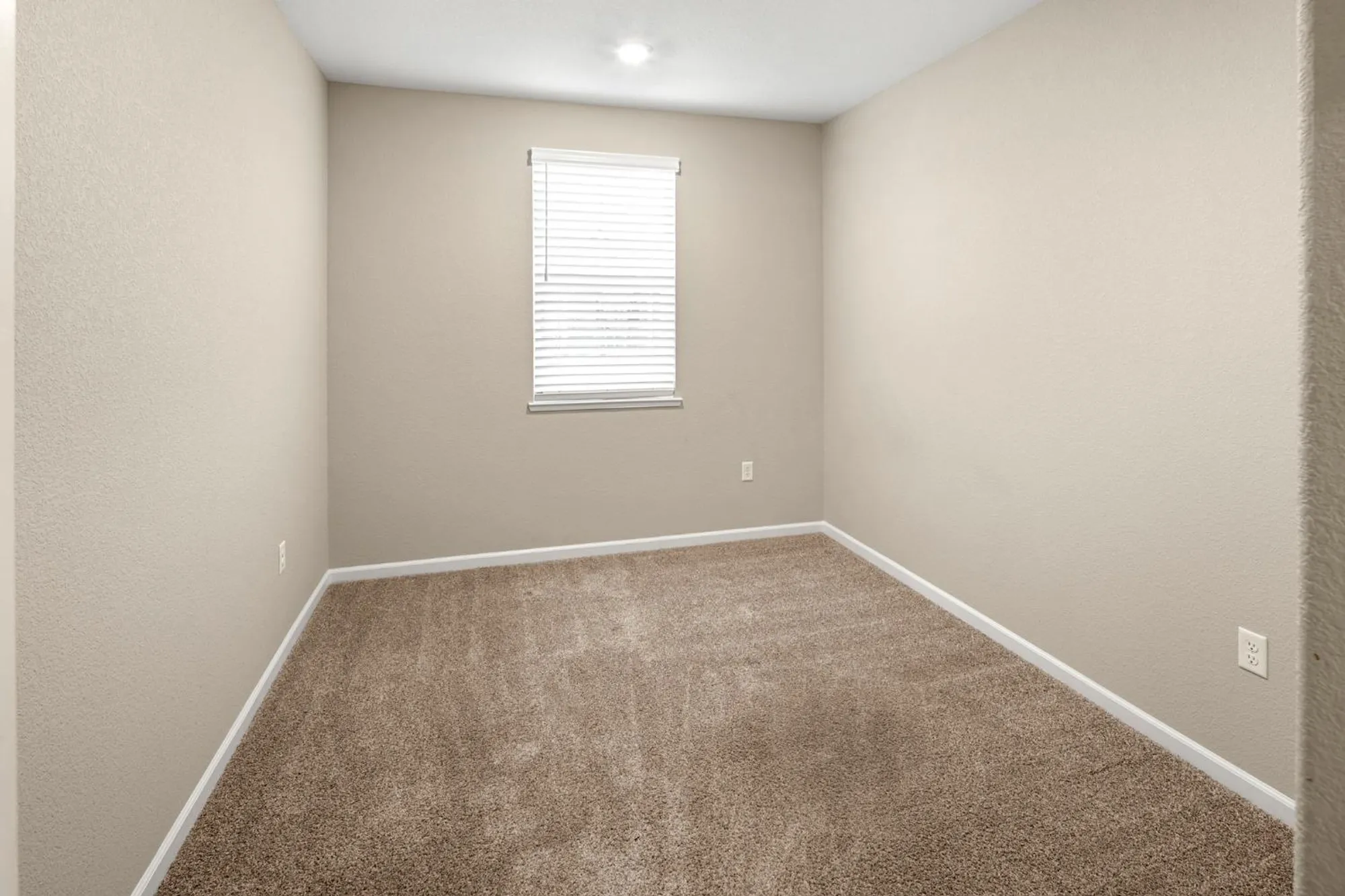 Property Slideshow image 27 of 52 | 1180 alpine way, Lincoln, CA, 95648