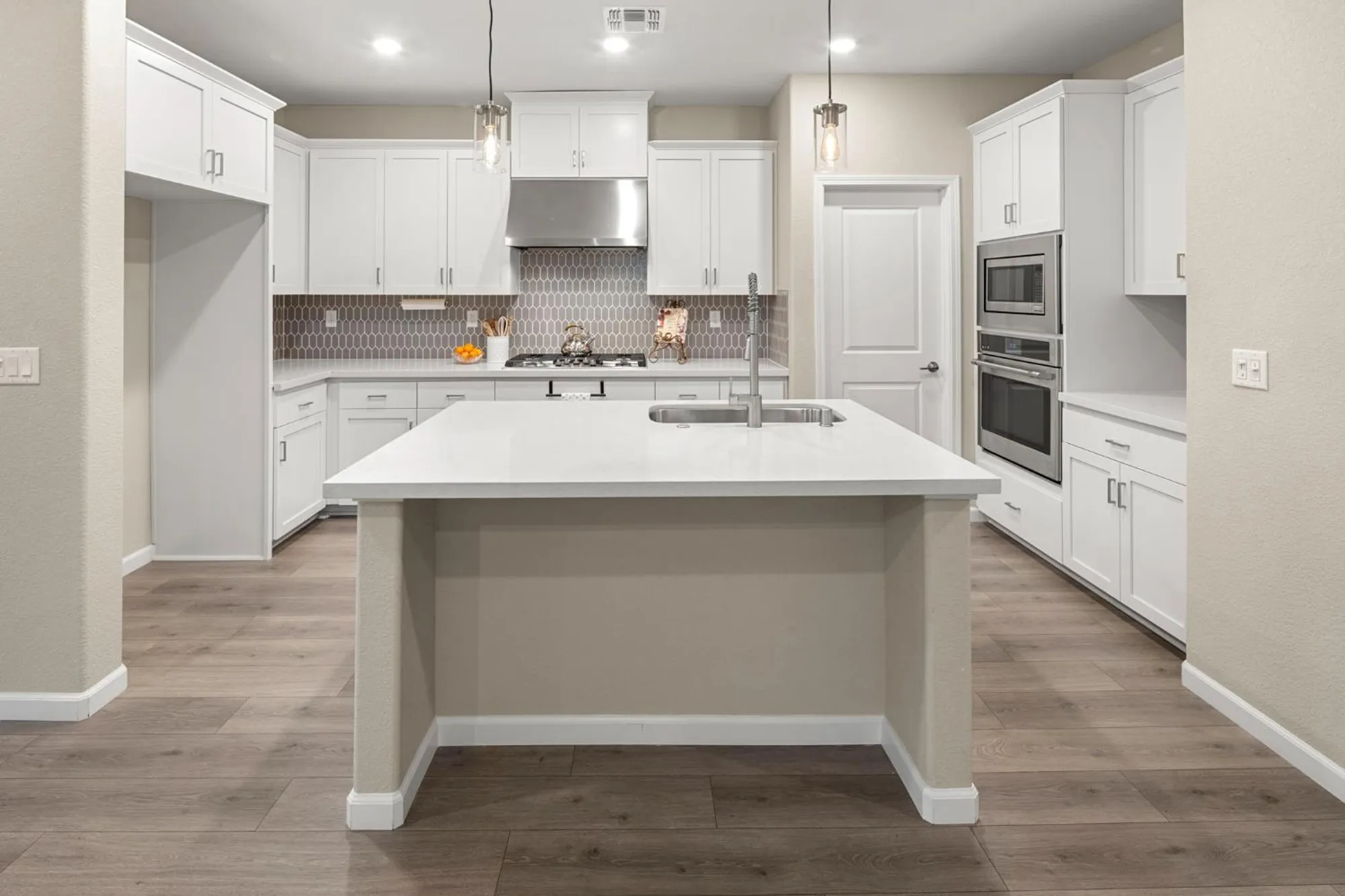 Property Slideshow image 11 of 52 | 1180 alpine way, Lincoln, CA, 95648