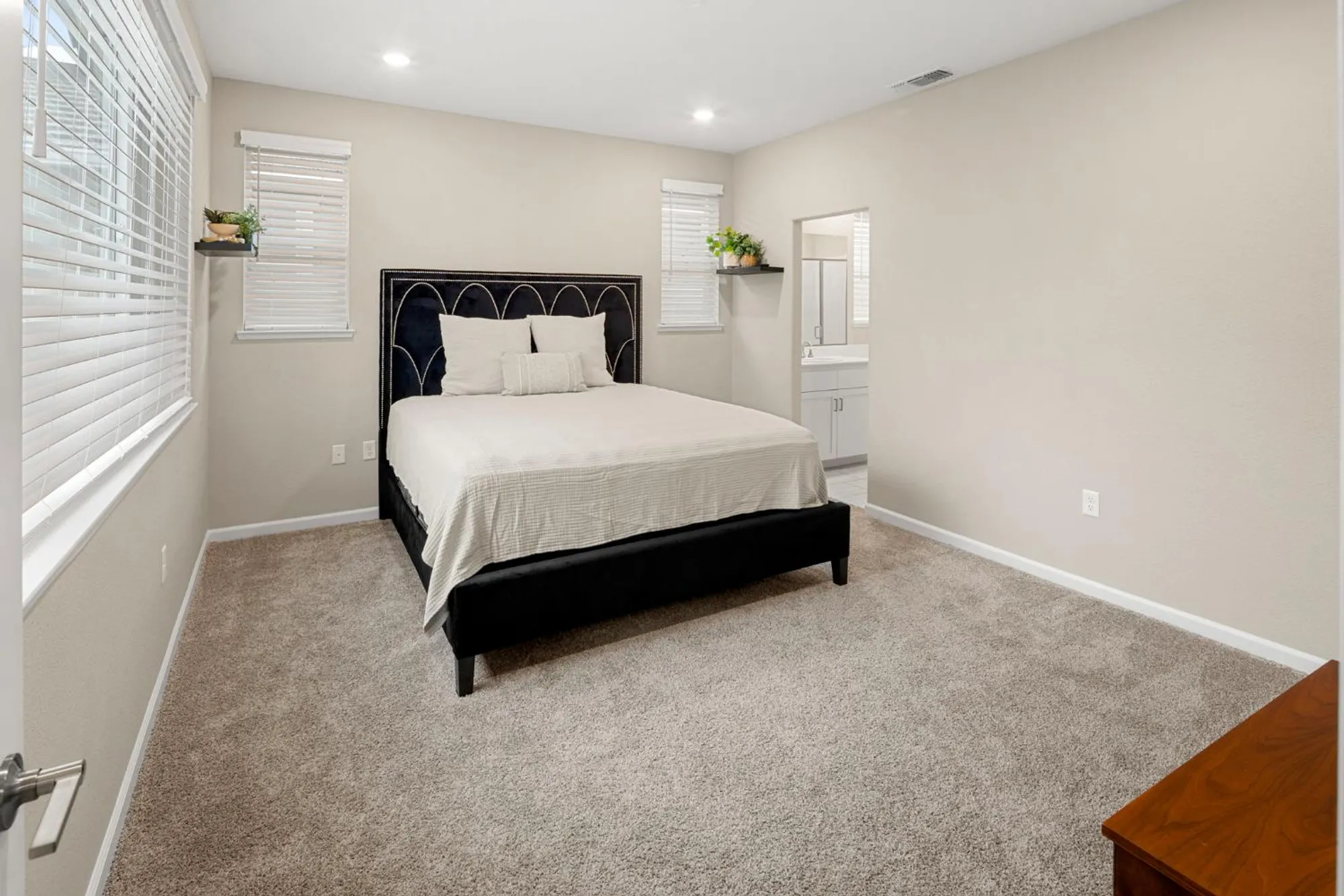 Property Slideshow image 17 of 52 | 1180 alpine way, Lincoln, CA, 95648