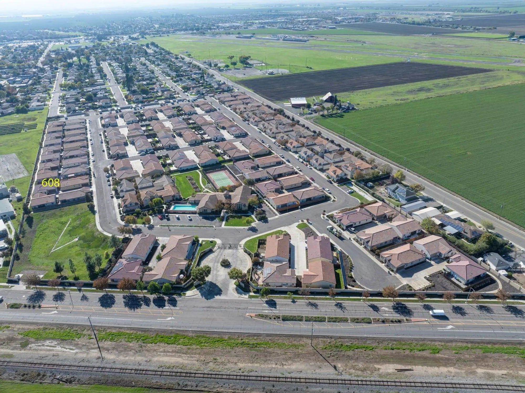 Property Slideshow image 38 of 44 | 608 machado st, Los Banos, CA, 93635