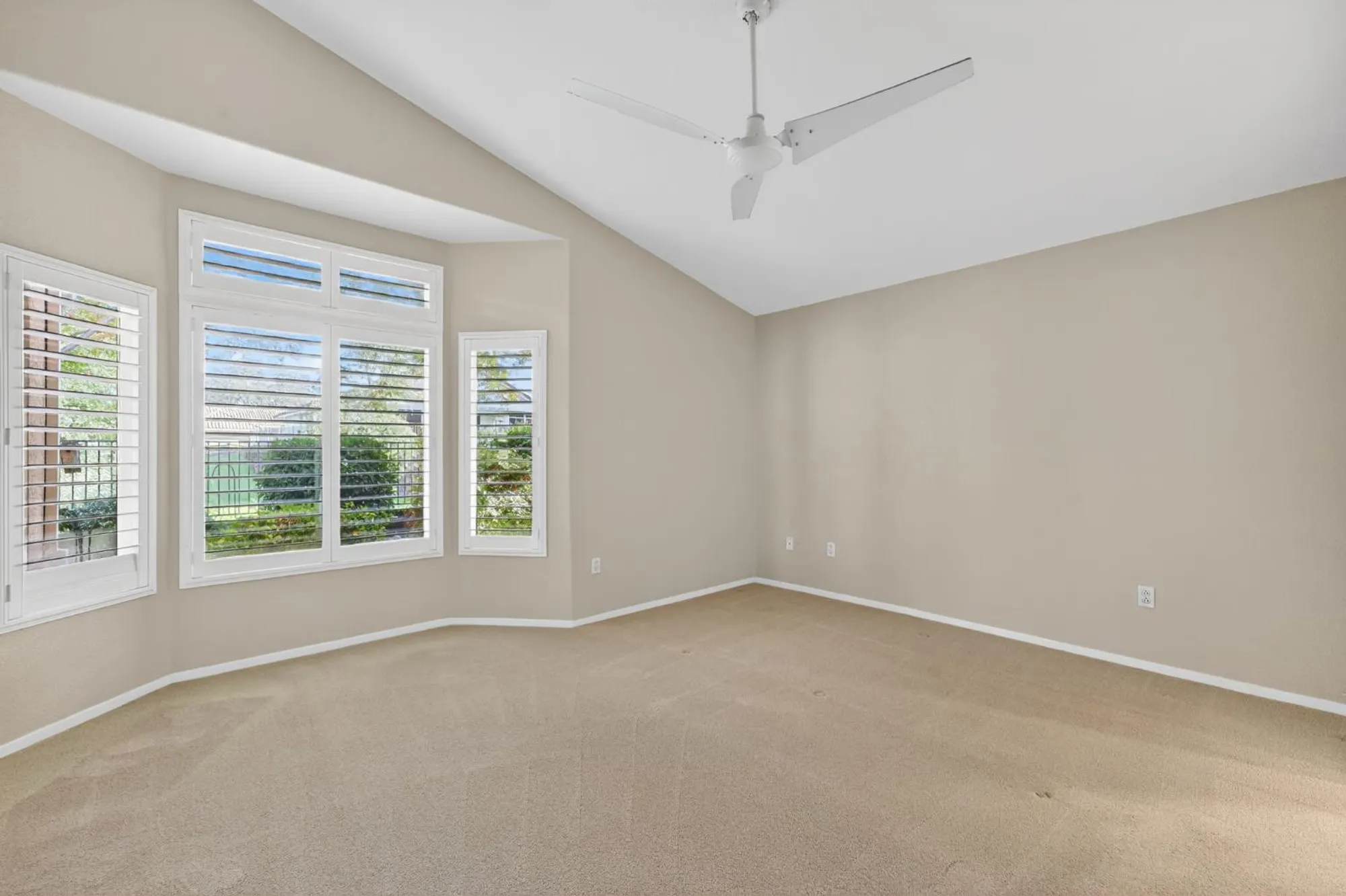 Property Slideshow image 20 of 41 | 5964 whisperlodge way, Roseville, CA, 95747