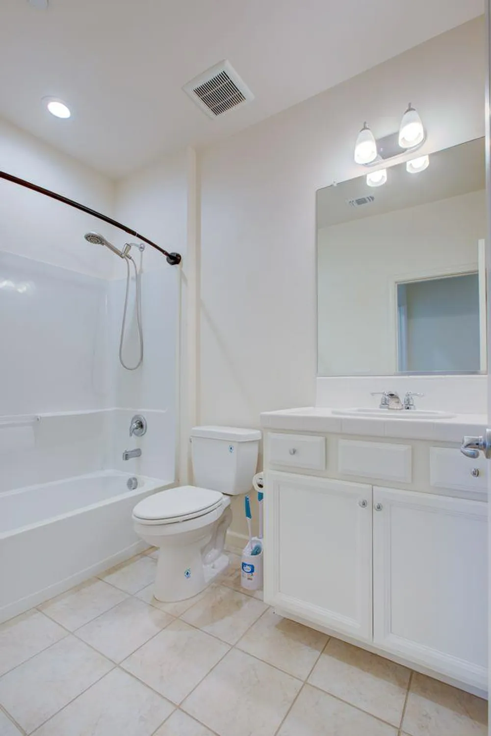 Property Slideshow image 21 of 44 | 608 machado st, Los Banos, CA, 93635