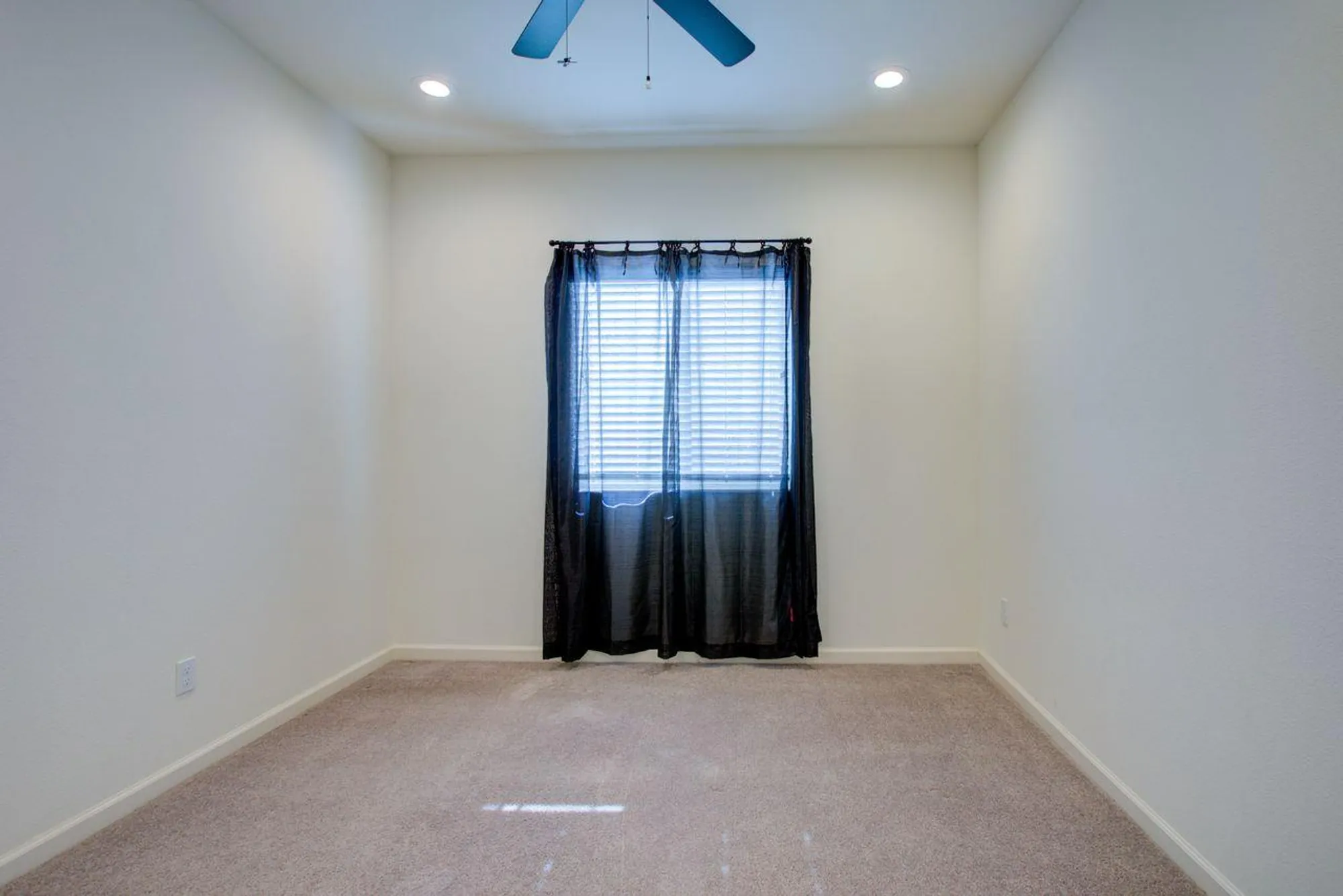 Property Slideshow image 28 of 44 | 608 machado st, Los Banos, CA, 93635