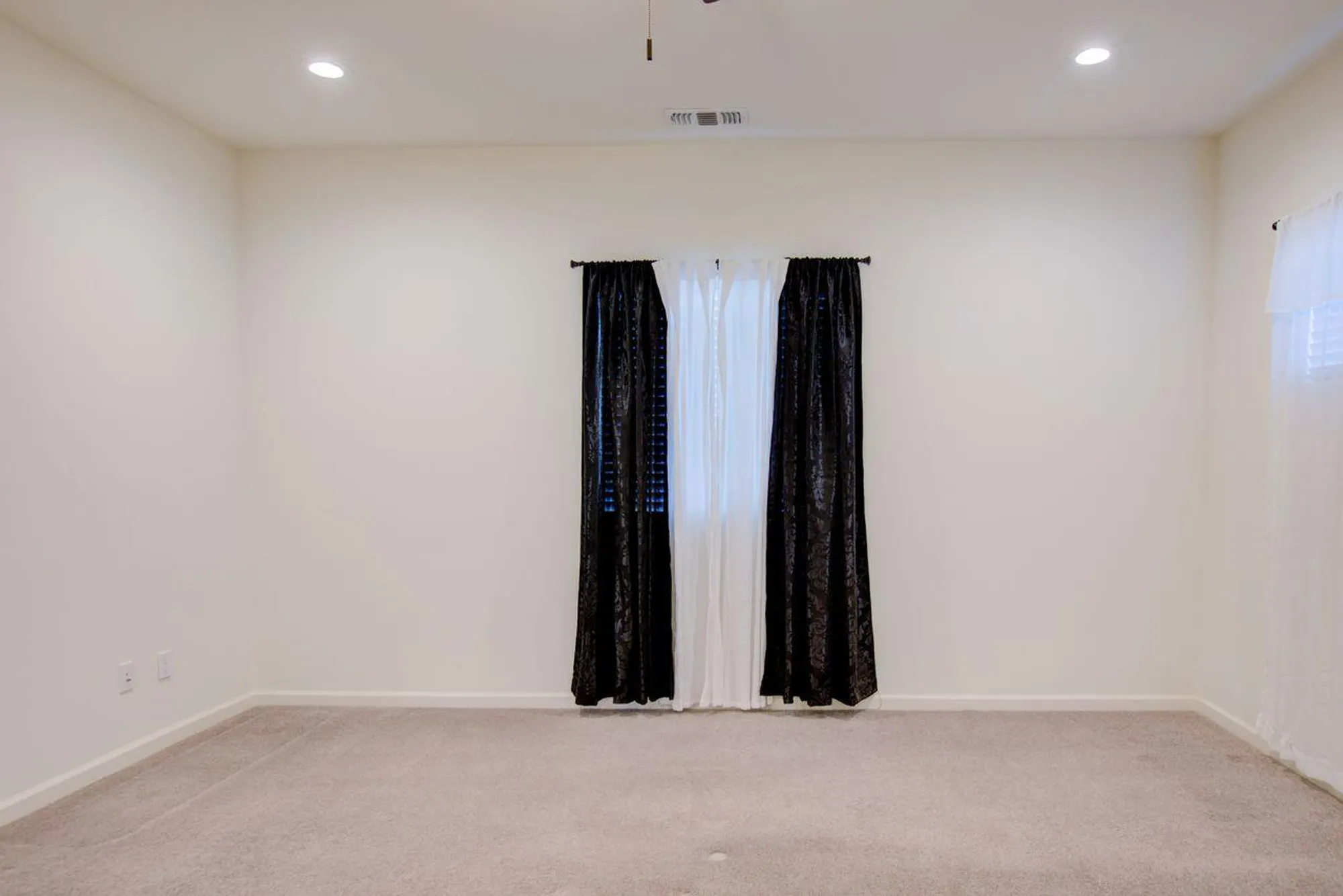 Property Slideshow image 27 of 44 | 608 machado st, Los Banos, CA, 93635