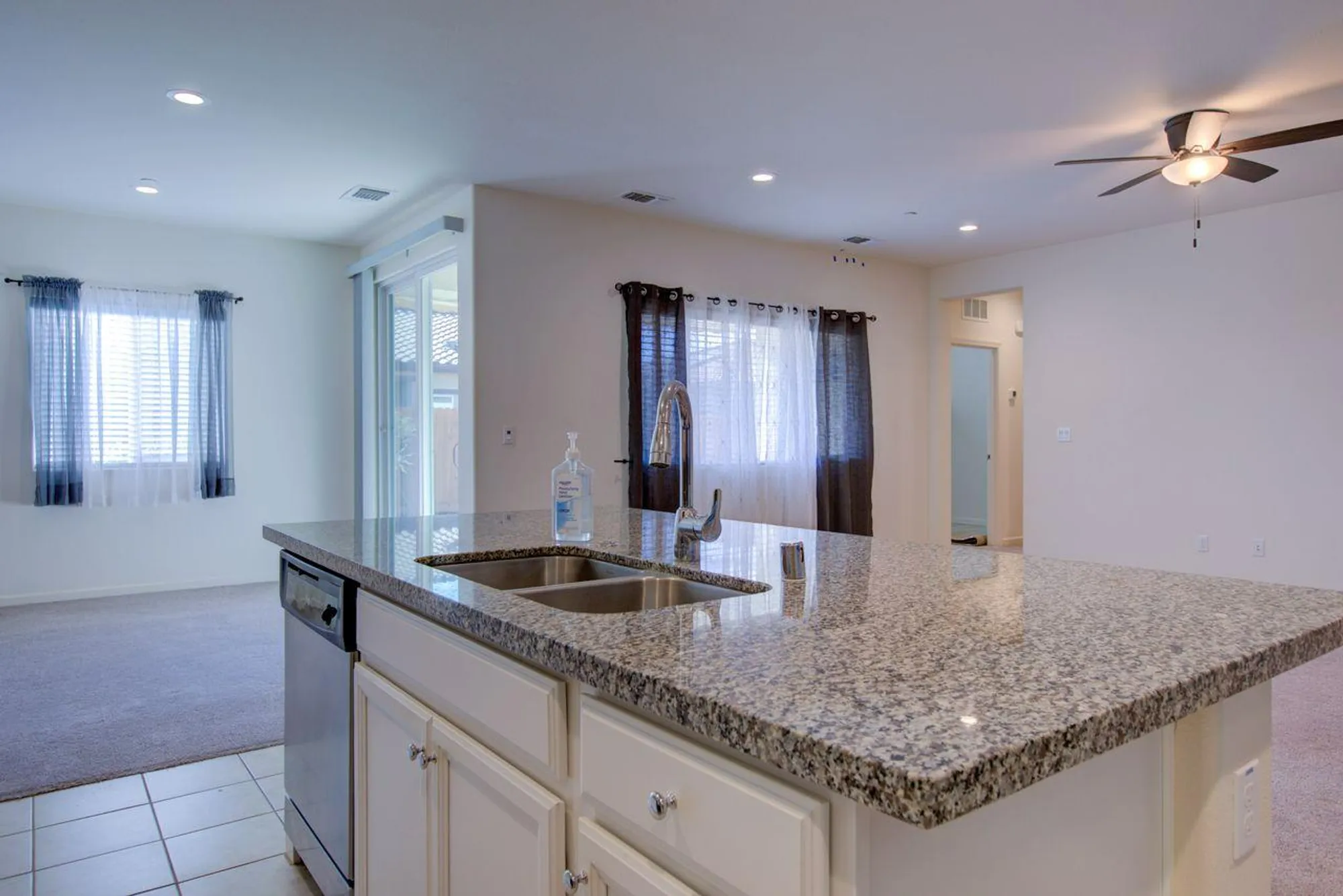 Property Slideshow image 11 of 44 | 608 machado st, Los Banos, CA, 93635