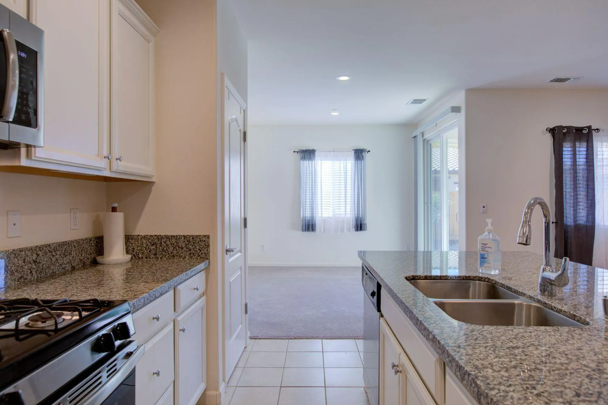 Property Slideshow image 13 of 44 | 608 machado st, Los Banos, CA, 93635