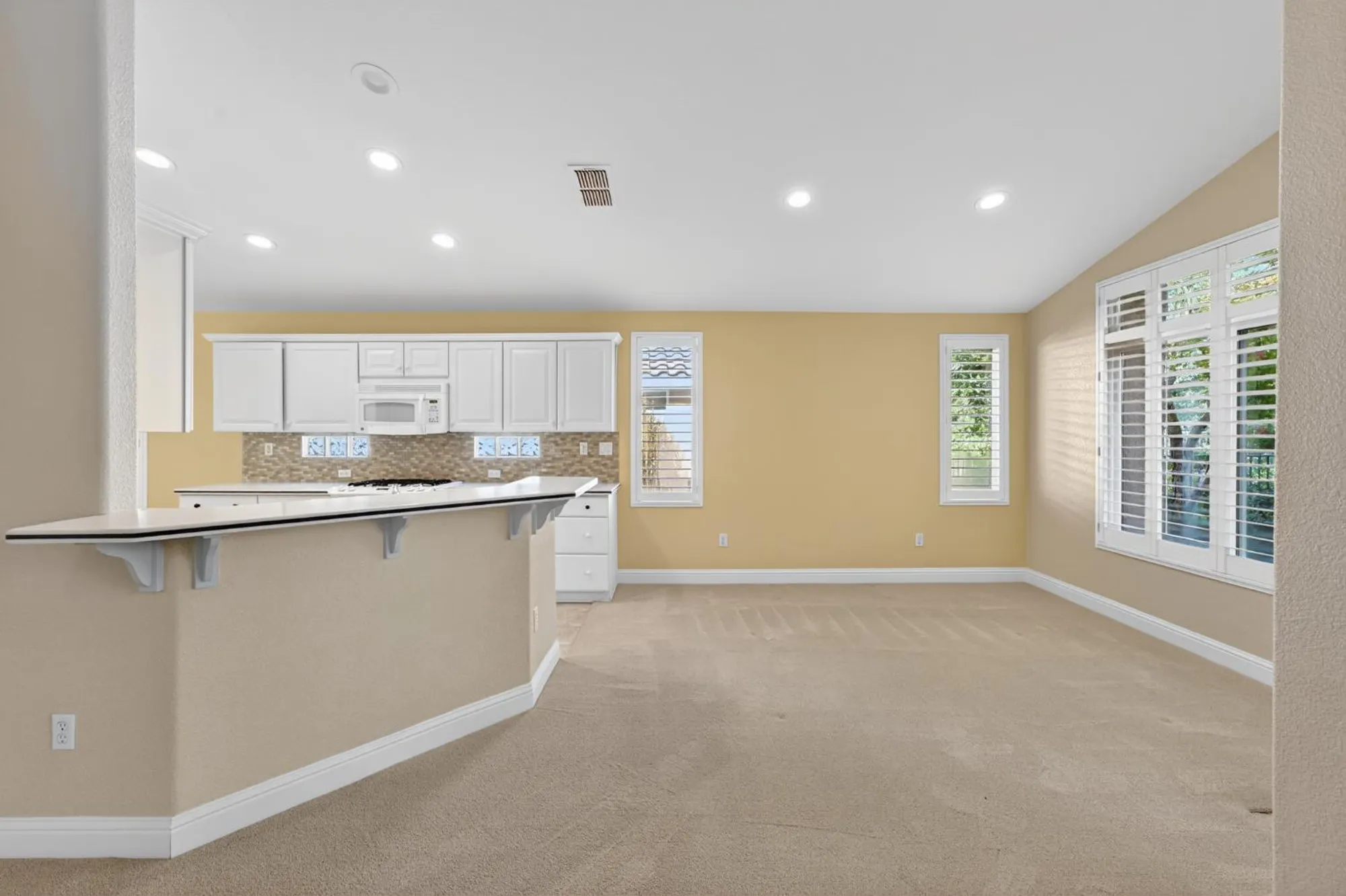 Property Slideshow image 11 of 41 | 5964 whisperlodge way, Roseville, CA, 95747