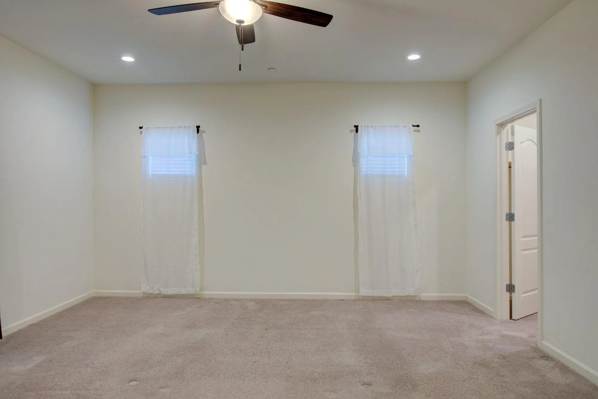 Property Slideshow image 32 of 44 | 608 machado st, Los Banos, CA, 93635